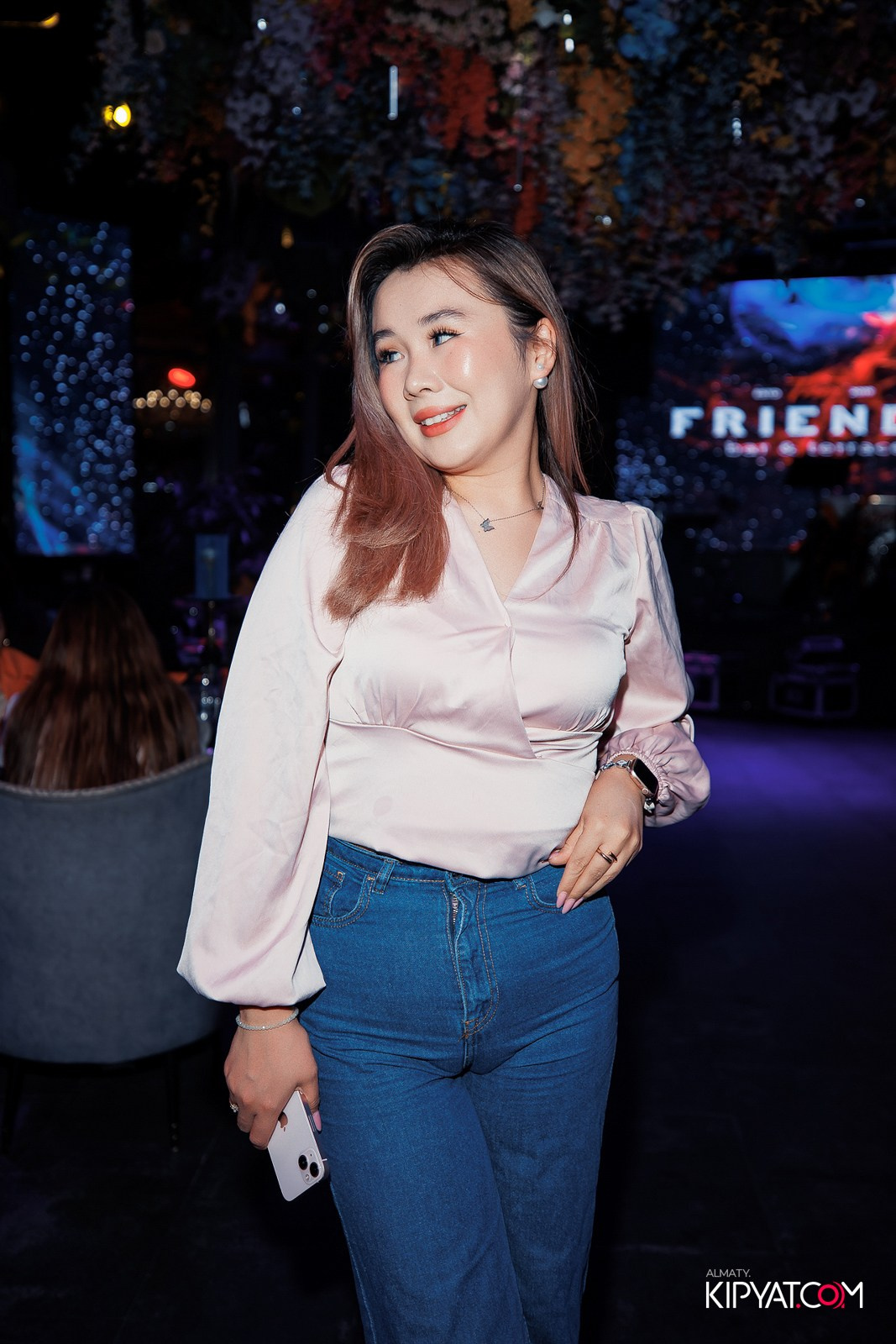 FRIENDS BAR & TERRACE. КИПЯТКОМ АЛМАТЫ!