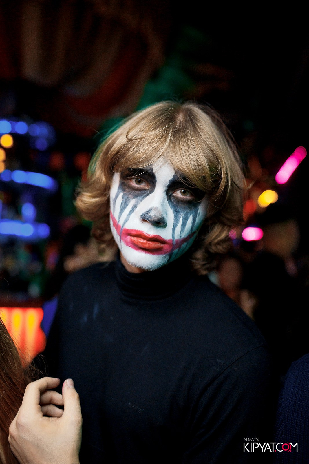 UYAT EMES BAR. КИПЯТКОМ АЛМАТЫ!