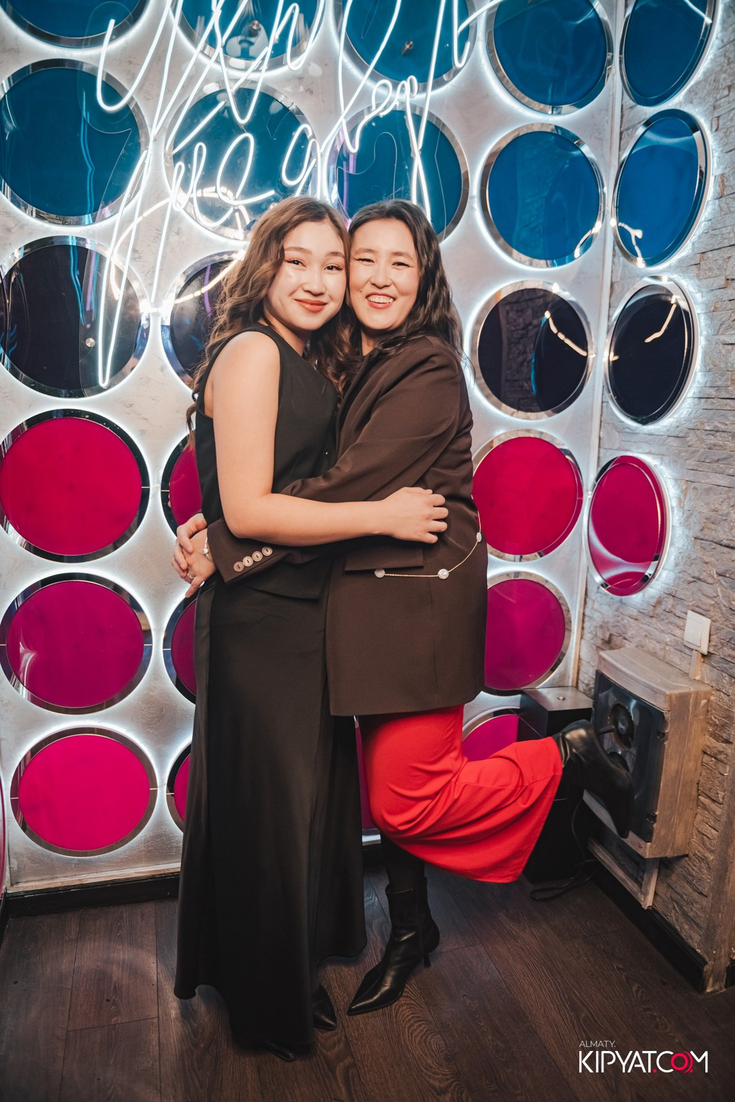 УХО И МЕДВЕДЬ НА ГАГАРИНА. КИПЯТКОМ АЛМАТЫ!