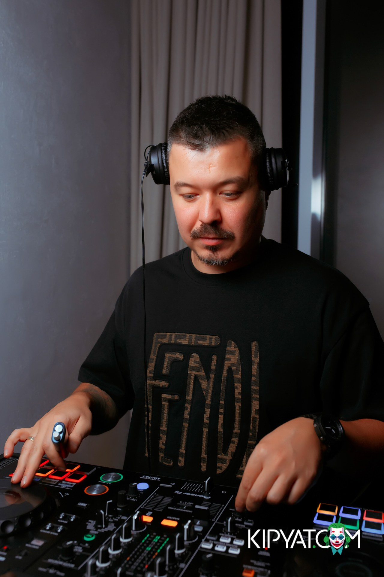 TO HE MOON LOUNGE & HOOKAN. КИПЯТКОМ АЛМАТЫ!