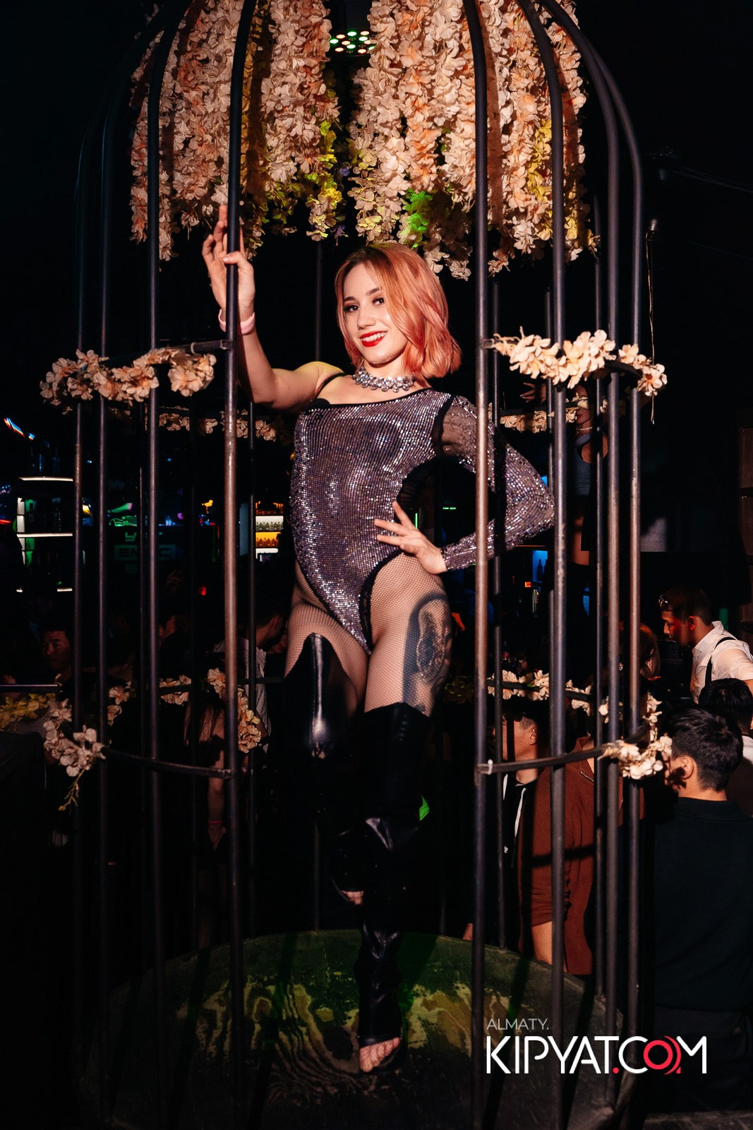 UYAT EMES BAR. КИПЯТКОМ АЛМАТЫ!