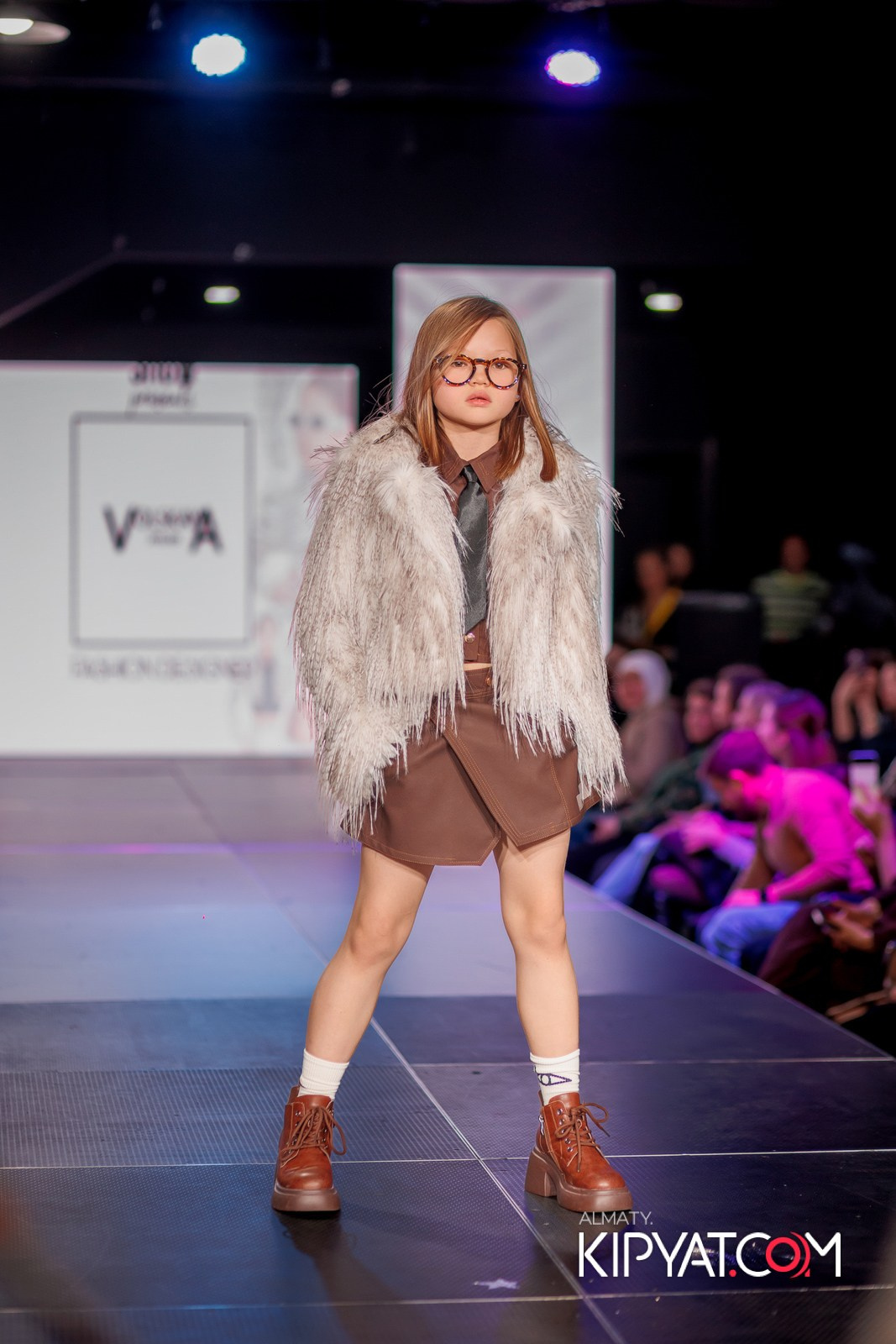 JUNIOR MODELS SHOW В РАМКАХ БЛАГОТВОРИТЕЛЬНОГО ПРОЕКТА МОДА ЗА СЧАСТЬЕ ДЕТЕЙ. КИПЯТКОМ АЛМАТЫ!