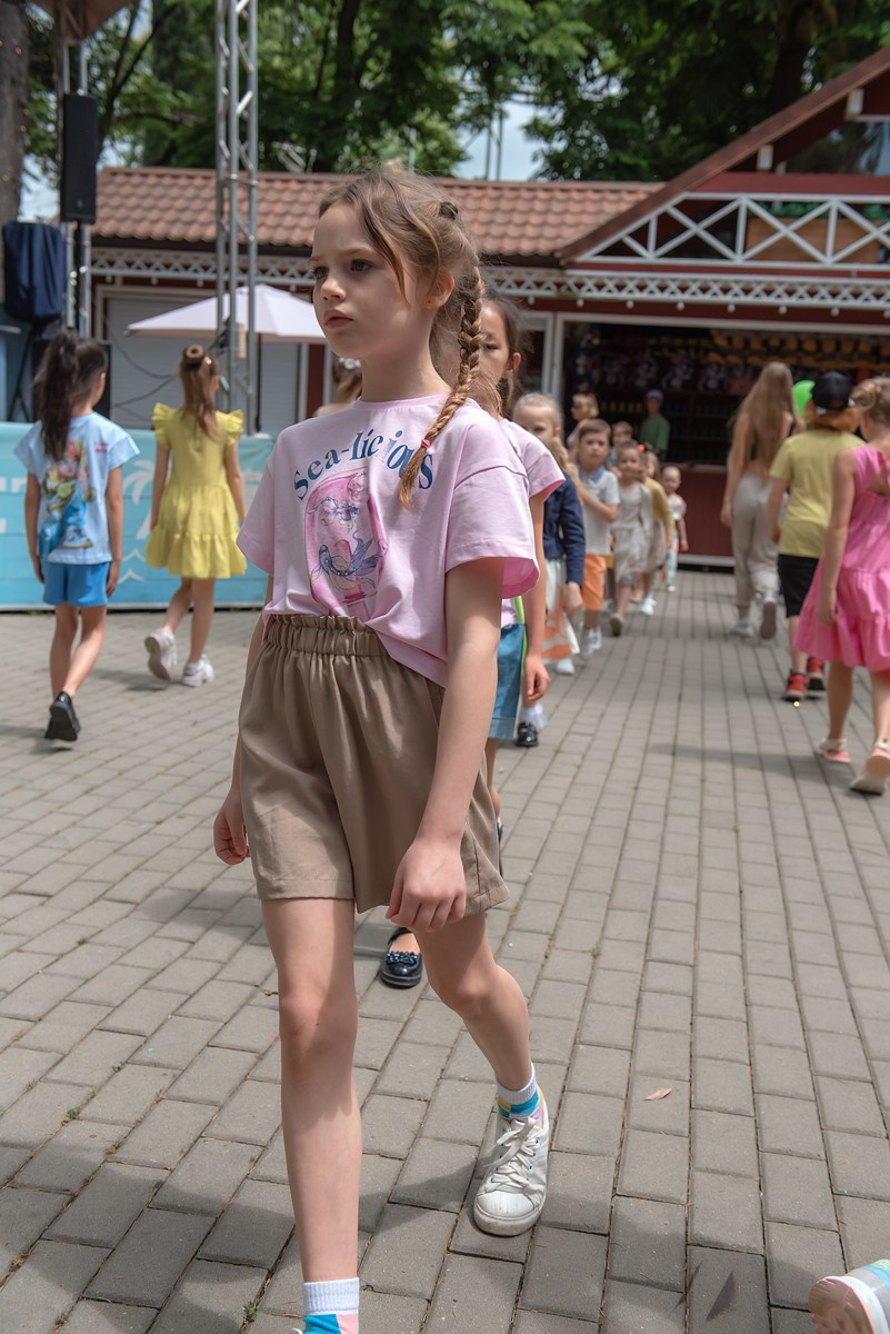 Парк Ривьера дефиле HAPPYkids. Семейный и коммерческий фотограф в Сочи Александр Бодунов