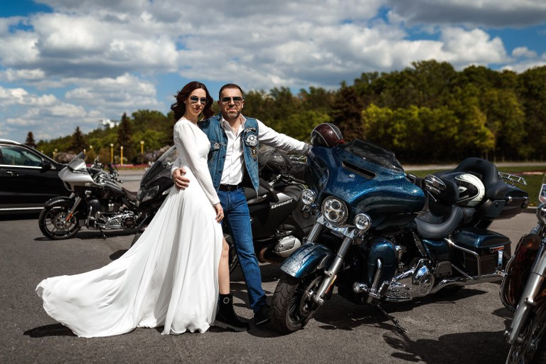 Свадьба байкеров в ресторане «Дворянское гнездо». Kirillova Studio — мастерская декора и событий Юли Кирилловой