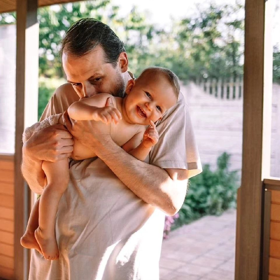 Наш папа не любит фотографироваться