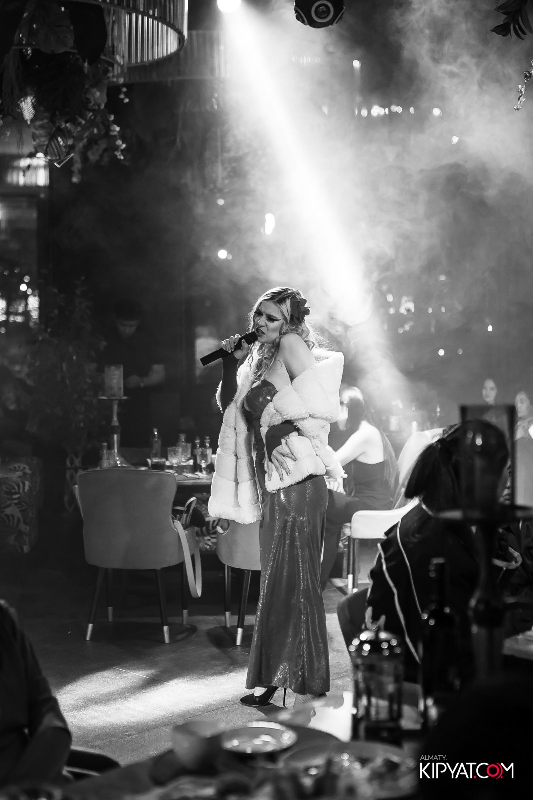 FRIENDS BAR & TERRACE. КИПЯТКОМ АЛМАТЫ!