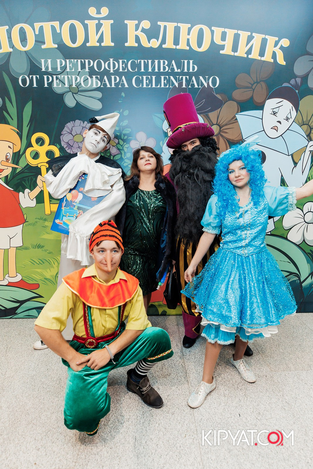 ЗОЛОТОЙ КЛЮЧИК И РЕТРОФЕСТИВАЛЬ ОТ РЕСТОБАРА CELENTANO. КИПЯТКОМ АЛМАТЫ!