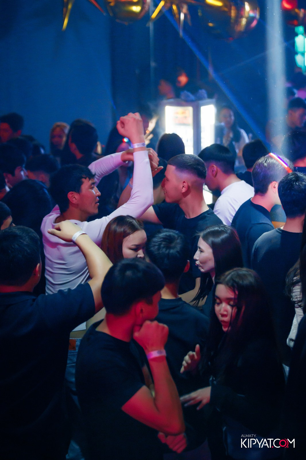 UYAT EMES BAR. КИПЯТКОМ АЛМАТЫ!