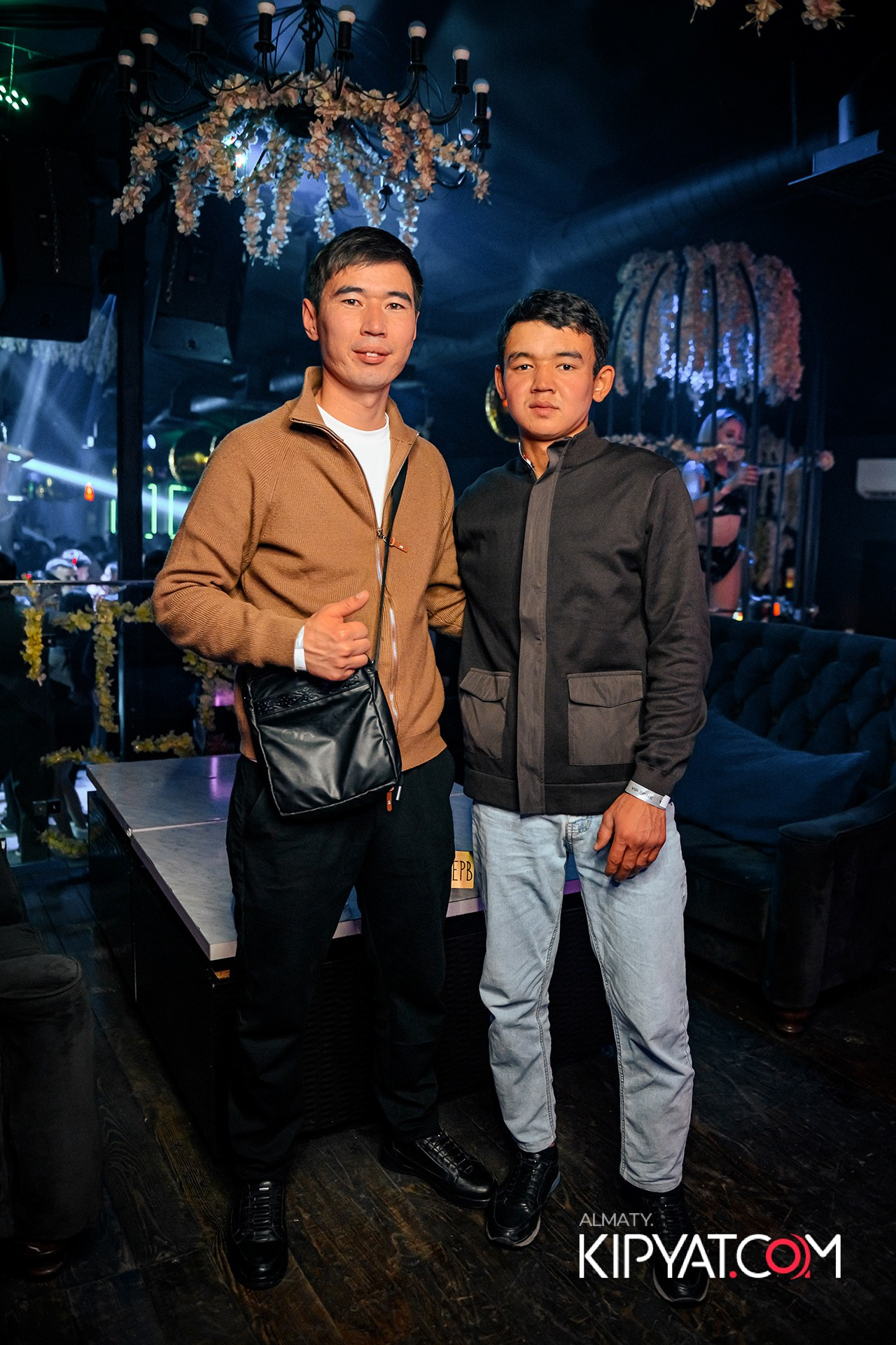 UYAT EMES BAR. КИПЯТКОМ АЛМАТЫ!