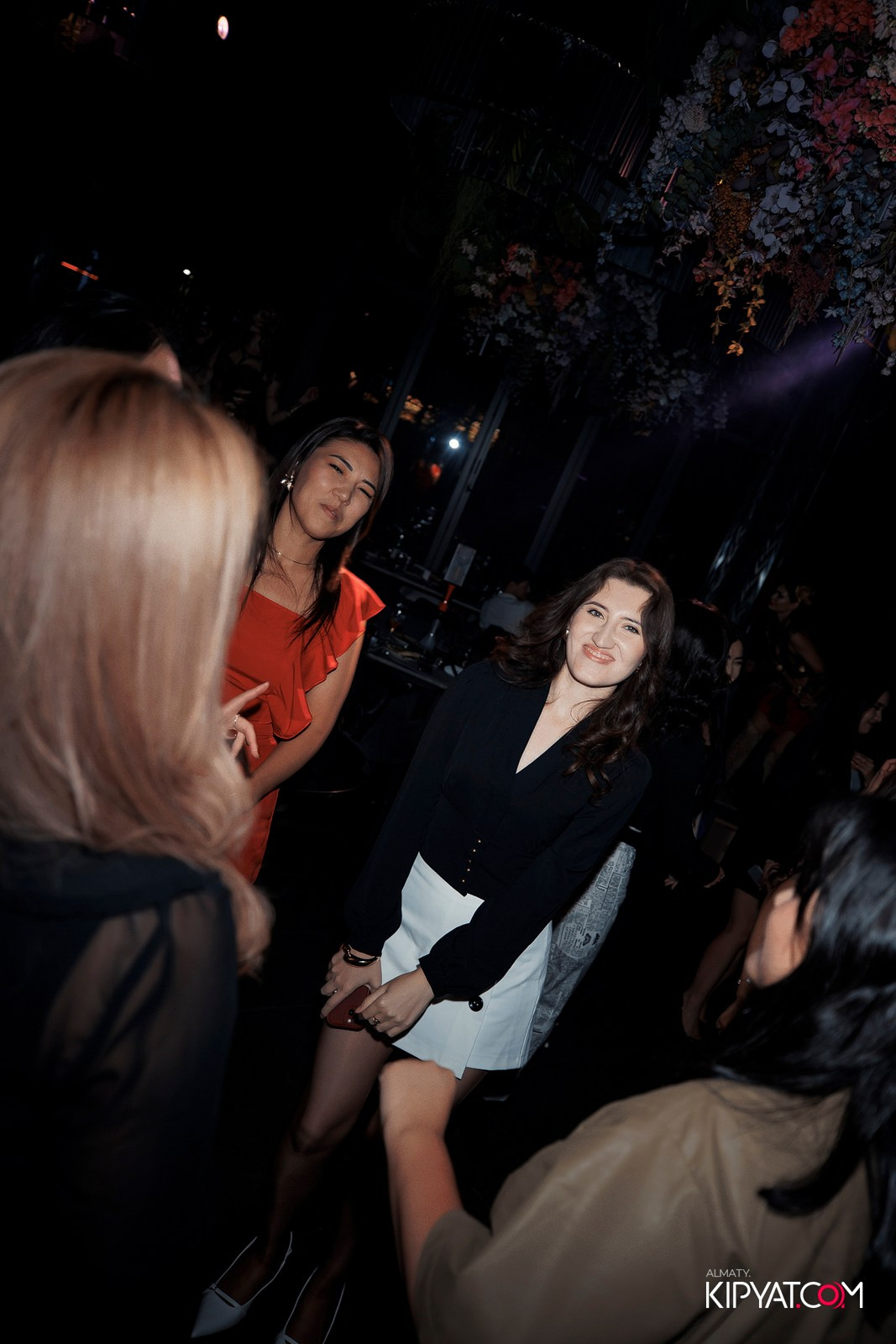 FRIENDS BAR & TERRACE. КИПЯТКОМ АЛМАТЫ!