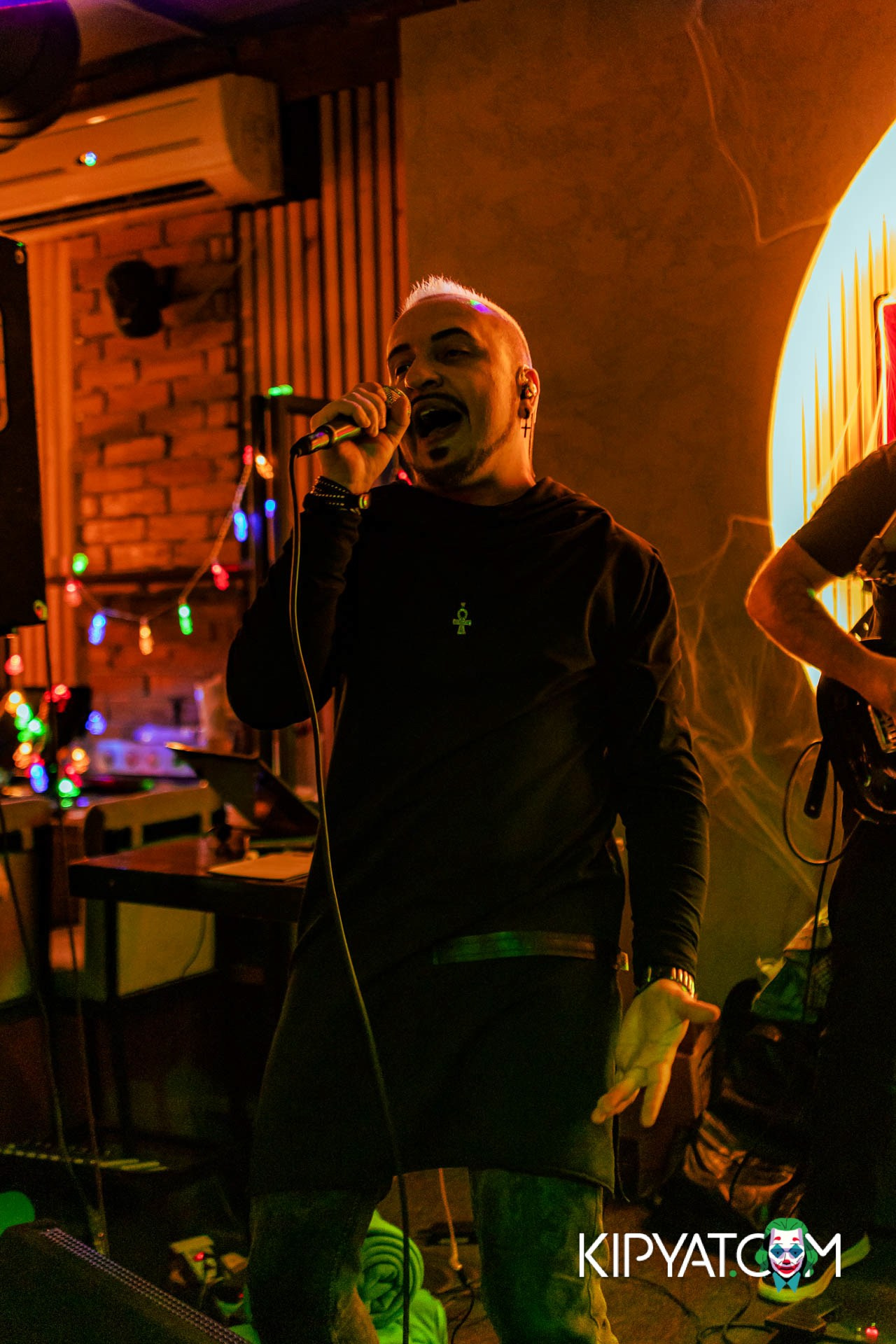 ПИНТА НА АУЭЗОВА. КИПЯТКОМ АЛМАТЫ!