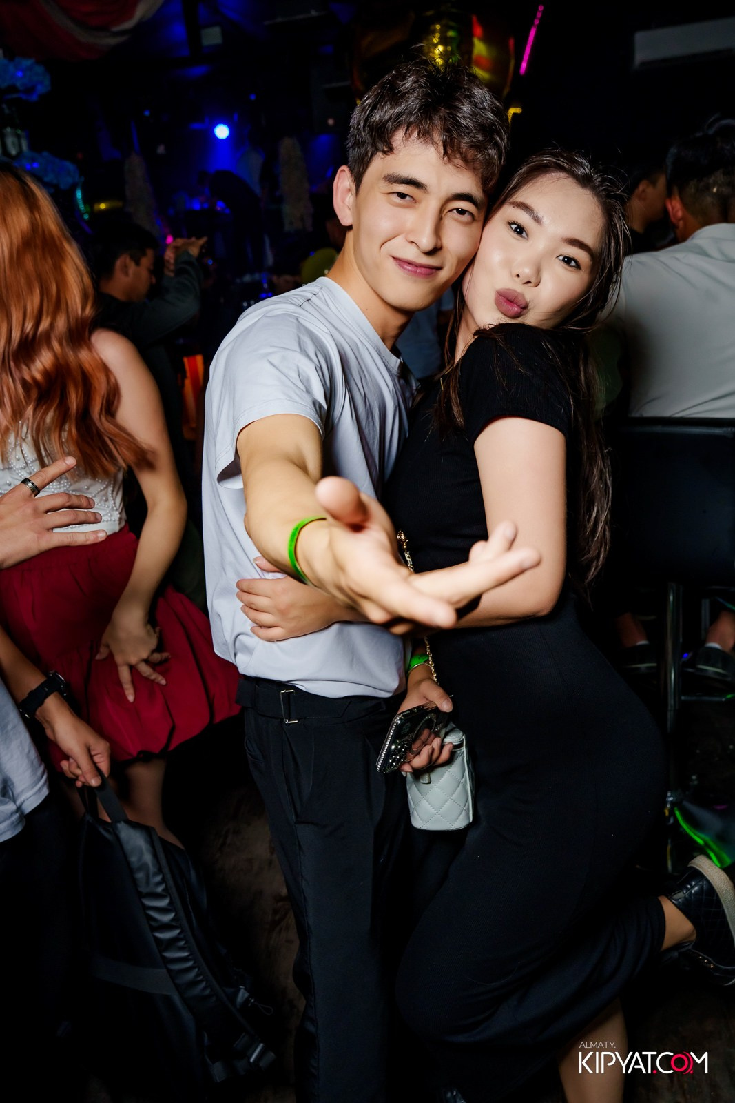 UYAT EMES BAR. КИПЯТКОМ АЛМАТЫ!