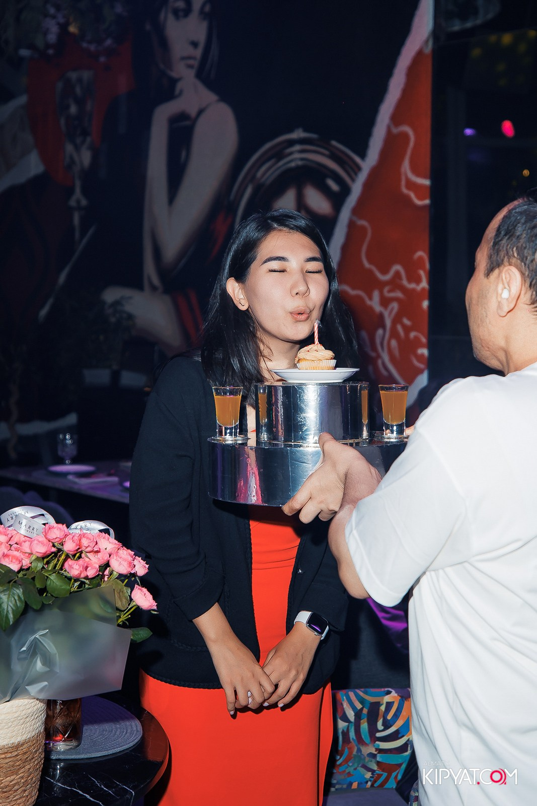 FRIENDS BAR & TERRACE. КИПЯТКОМ АЛМАТЫ!