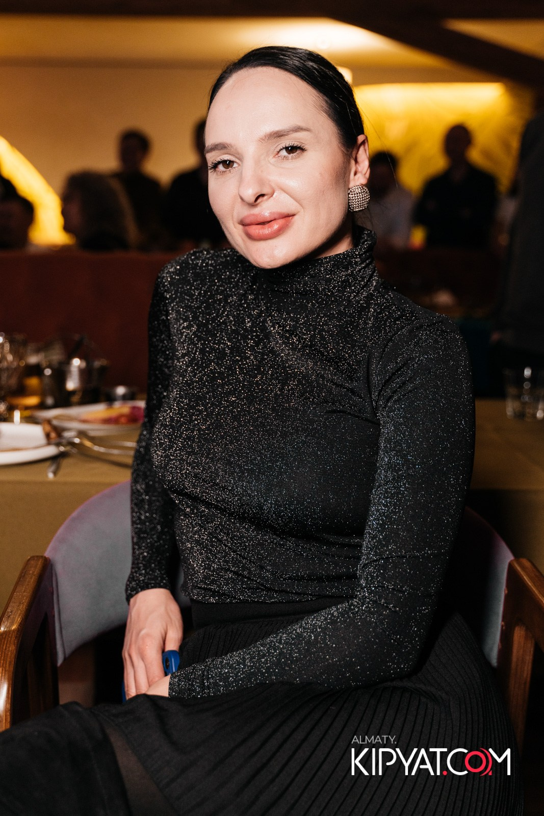 ГРУЗИНСКИЙ ДВОР НА КАБАНБАЙ БАТЫРА. КИПЯТКОМ АЛМАТЫ!