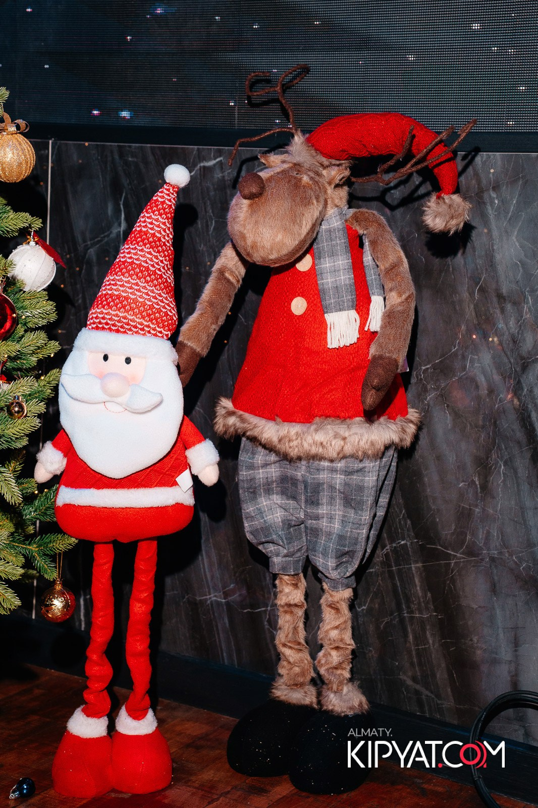 БАР ПАНАЕХАЛИ НА ТОЛЕ БИ. КИПЯТКОМ АЛМАТЫ!