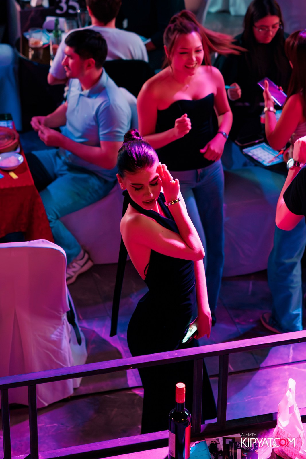 МУЗЫКАЛЬНОЕ ЛОТО В HIT RETRO. КИПЯТКОМ АЛМАТЫ! Фотосъемка мероприятий в Алматы