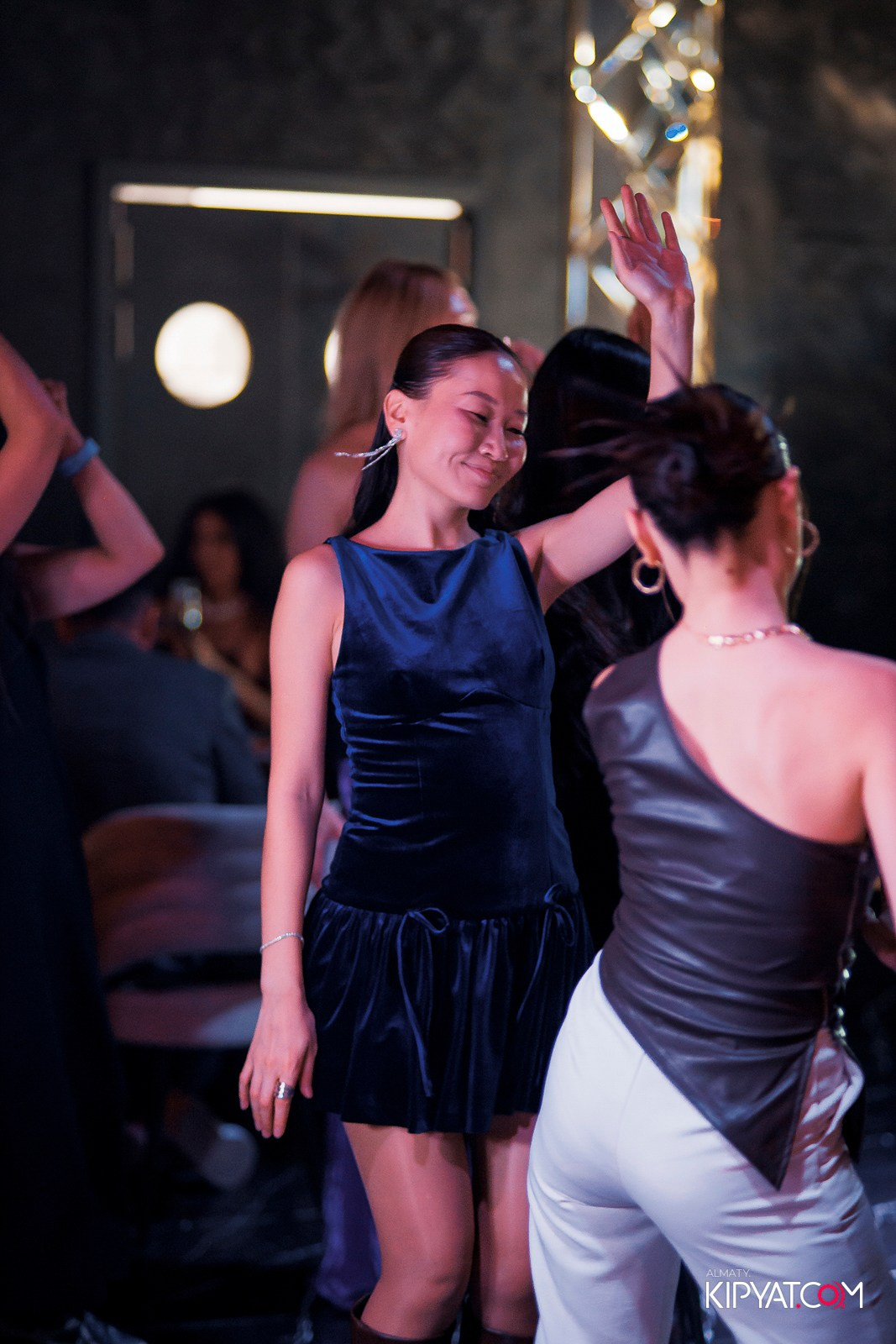 MOOD KARAOKE & TERRACE. КИПЯТКОМ АЛМАТЫ!