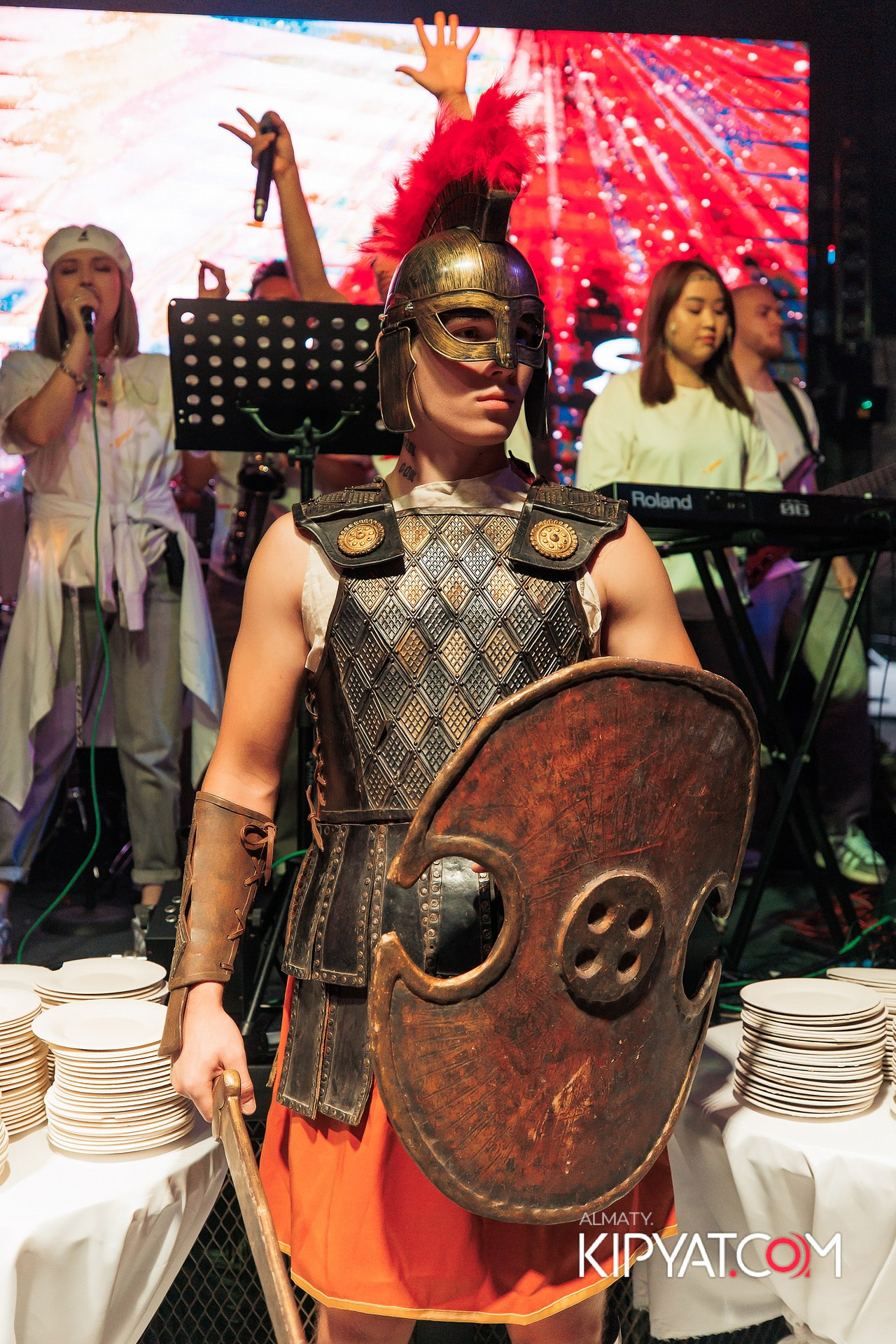 Friends bar & terrace. КИПЯТКОМ АЛМАТЫ!