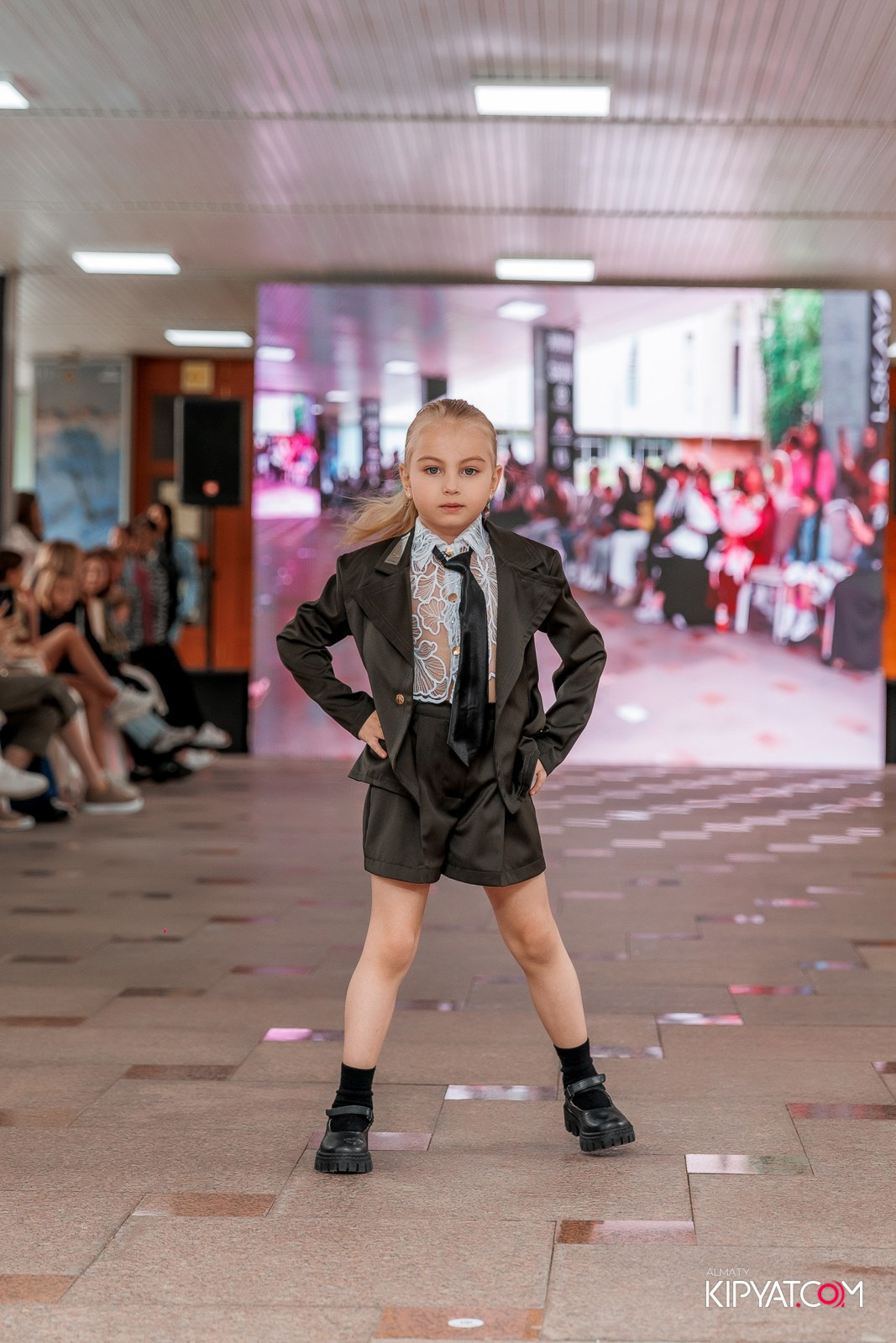 JUNIOR FASHION SHOW. КИПЯТКОМ АЛМАТЫ!