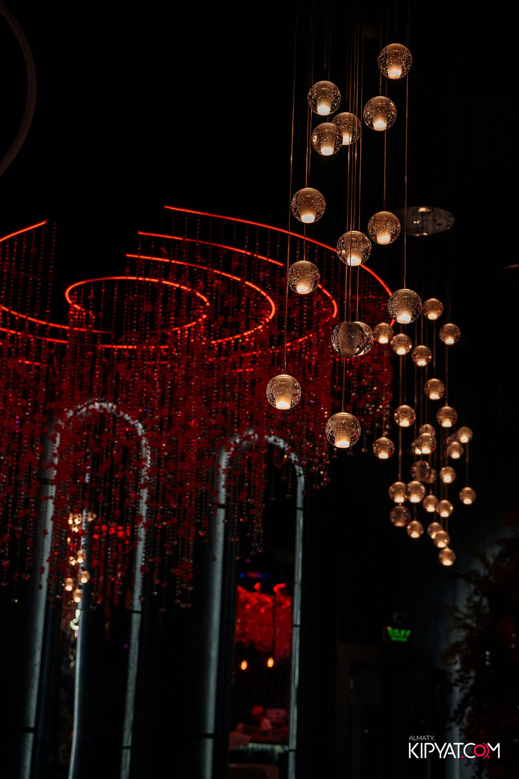 FRIENDS BAR & TERRACE. КИПЯТКОМ АЛМАТЫ!