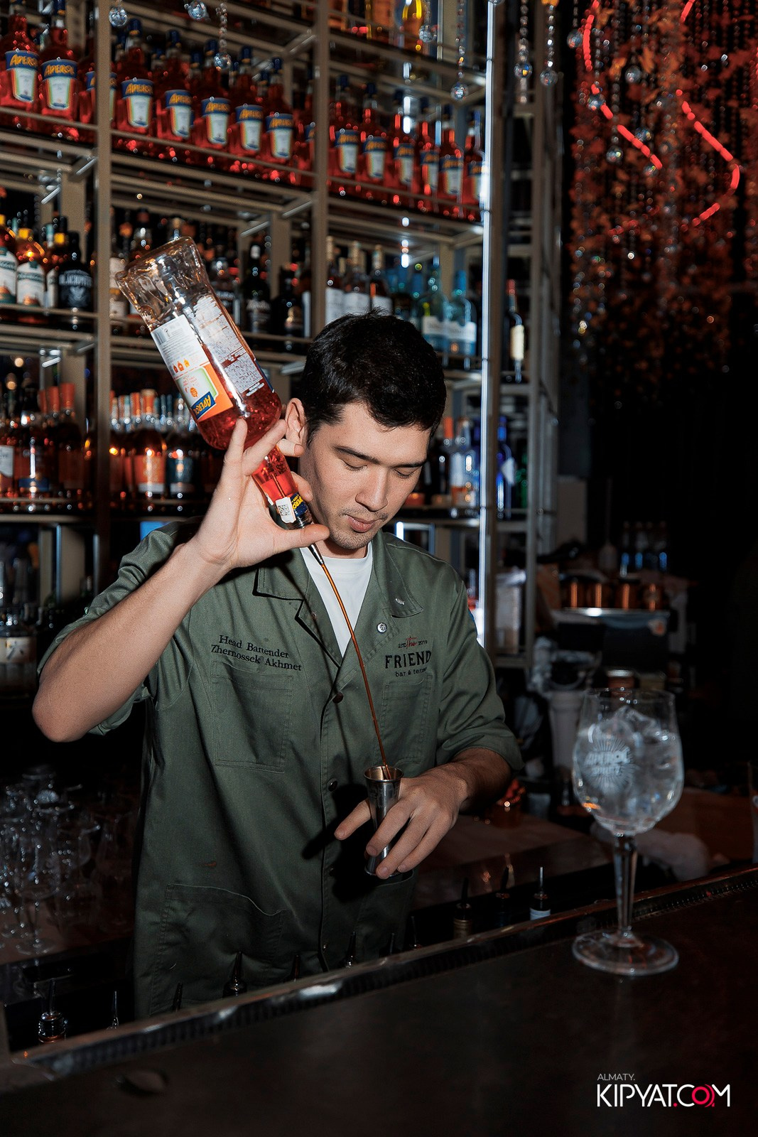 FRIENDS BAR & TERRACE. КИПЯТКОМ АЛМАТЫ! Фотосъемка мероприятий в Алматы