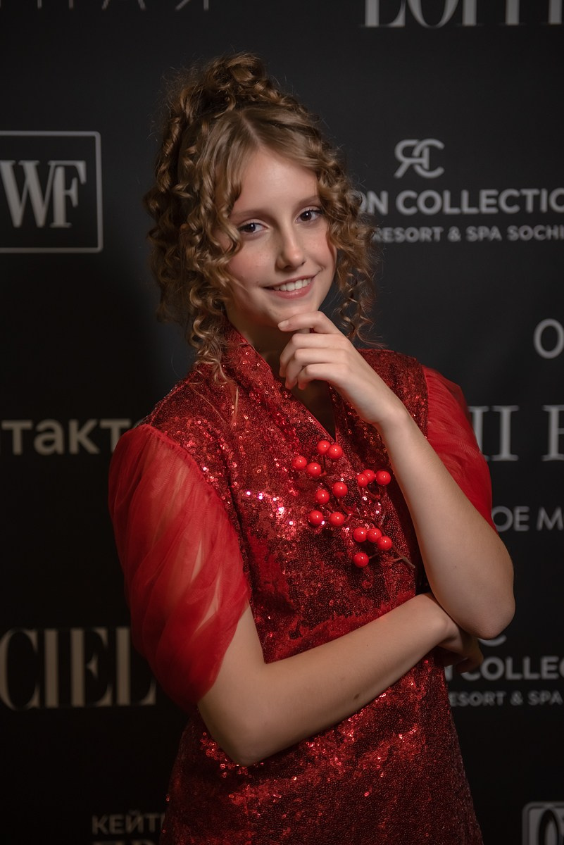 SochiFashionWeek2024 дизайнер Анохина Светлана. Семейный и коммерческий фотограф в Сочи Александр Бодунов