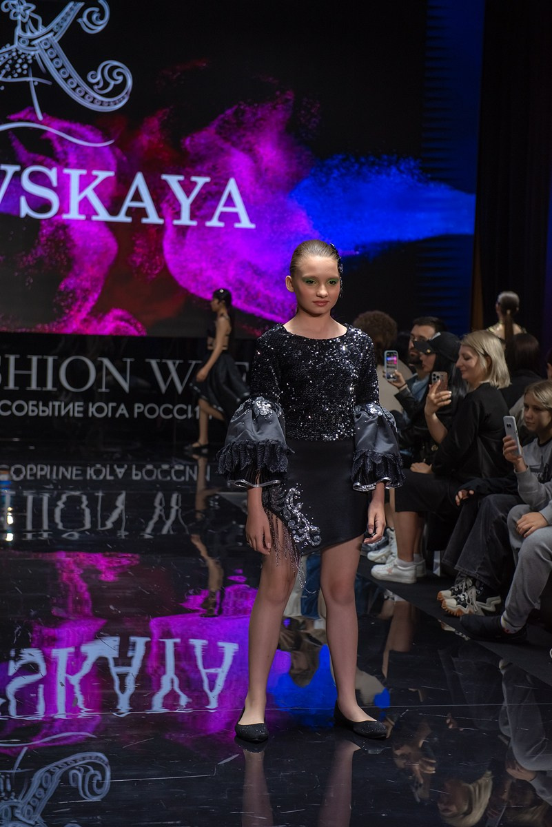 SochiFashionWeek2024 дизайнер Кибовская. Семейный и коммерческий фотограф в Сочи Александр Бодунов