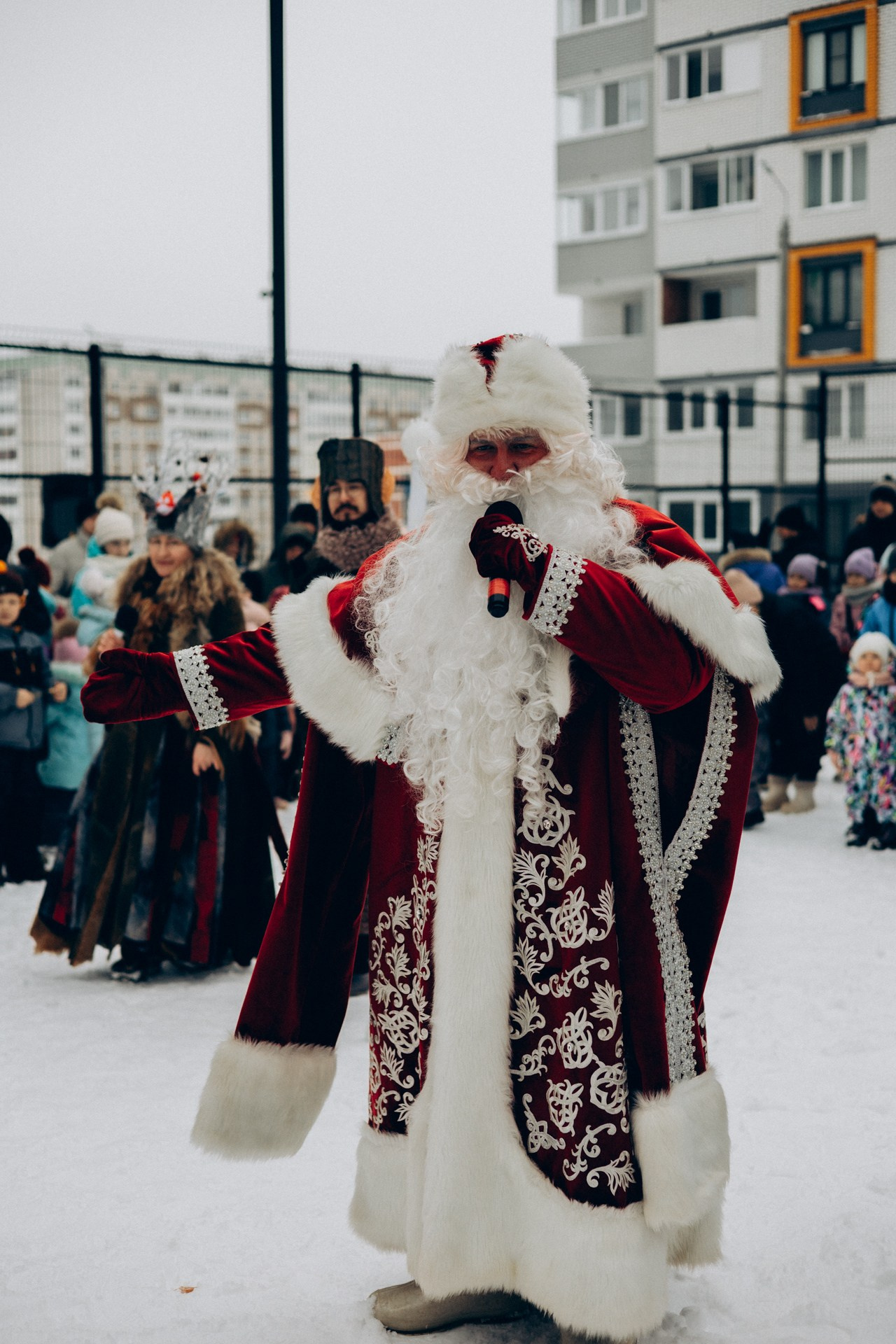 Репортажная съемка про Новогодний праздник для детей. Семейный фотограф в Ижевске Даша Денисова