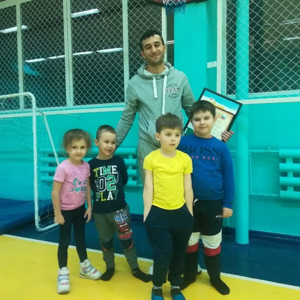 Поздравляем тренера и заряжаемся энергией вместе! 🎉💪