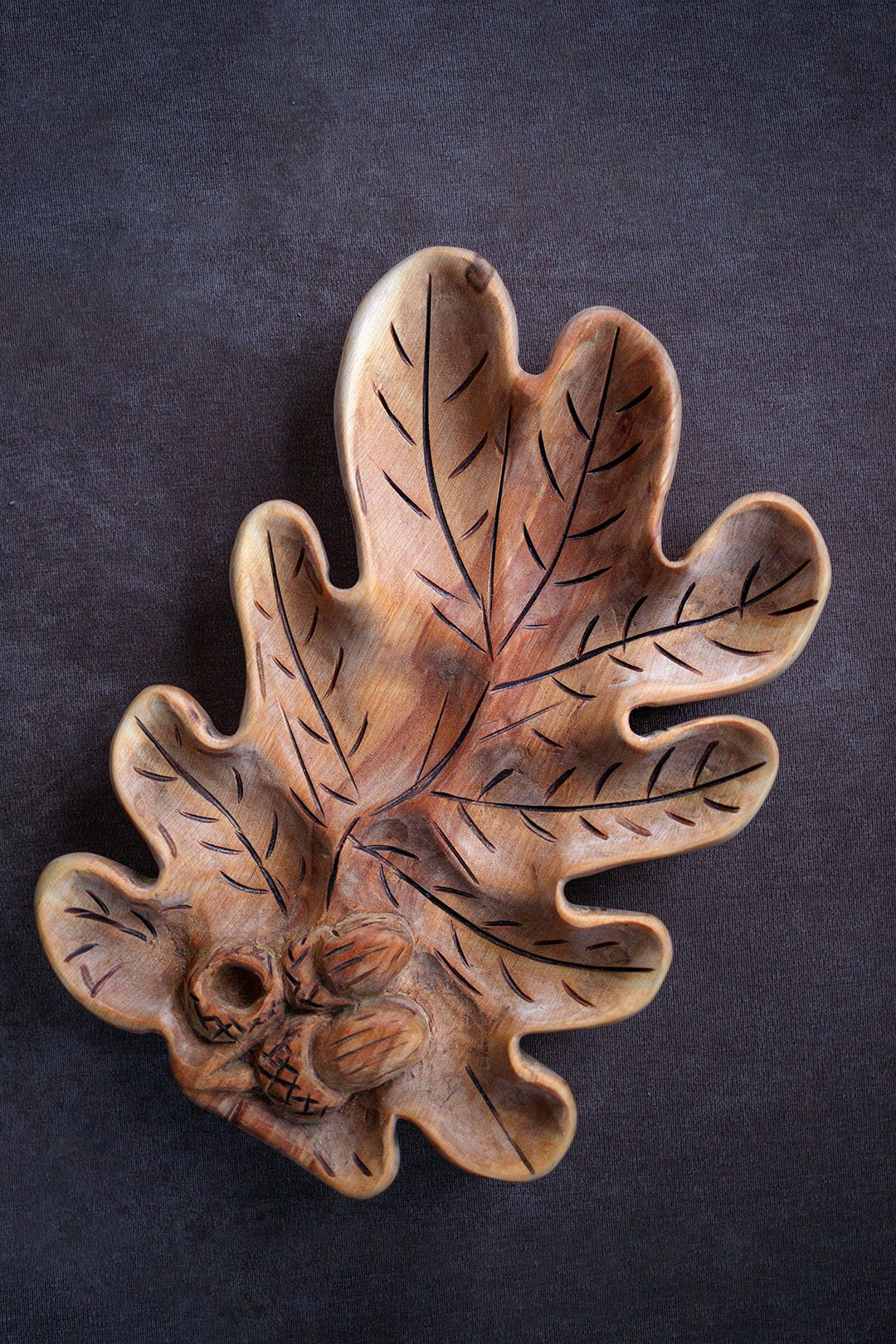 Лист из дерева- уникальна ручная работа