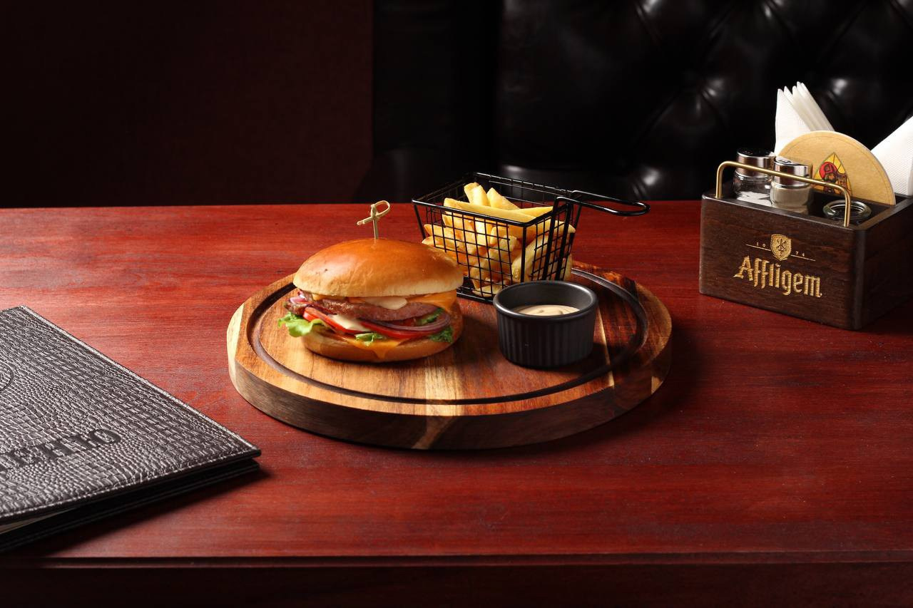 Съёмка меню. Предметный фотограф в Санкт-Петербурге Иван Сапрыкин