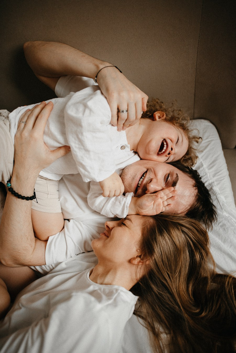 Костя, Яна, Кристина, Леон | дома