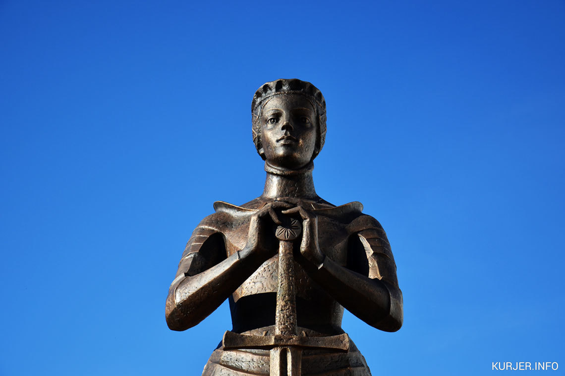 Памятник Анастасии Слуцкой, 2016. Скульптор Сергей Оганов, Беларусь