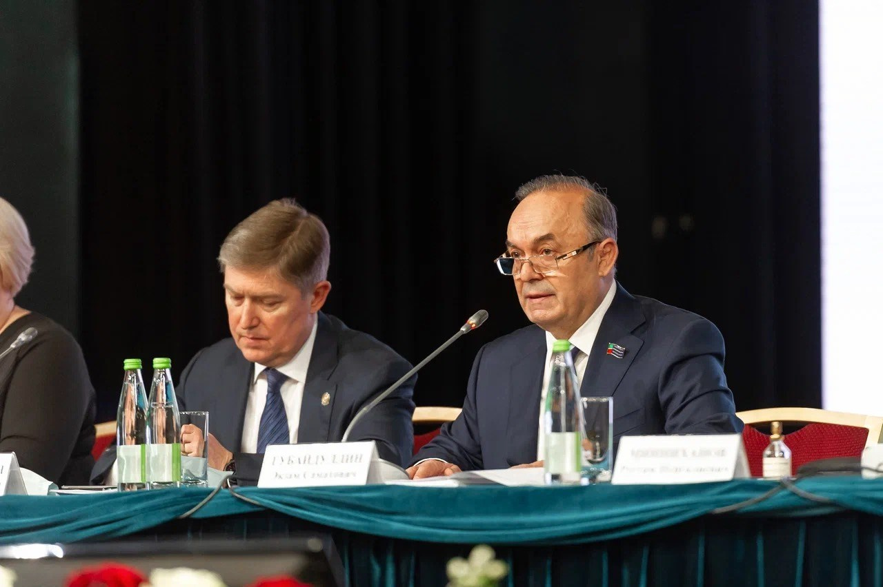 Совет муниципальных образований РТ. Фотограф Наиль Зоркий