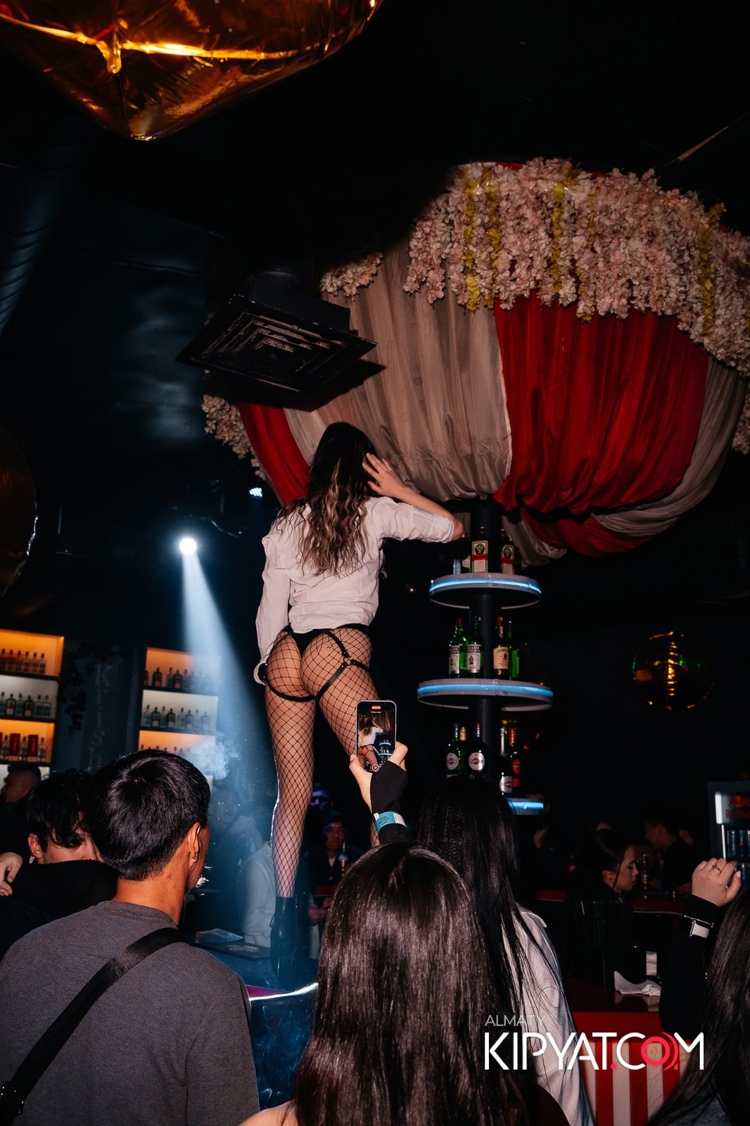 UYAT EMES BAR. КИПЯТКОМ АЛМАТЫ!