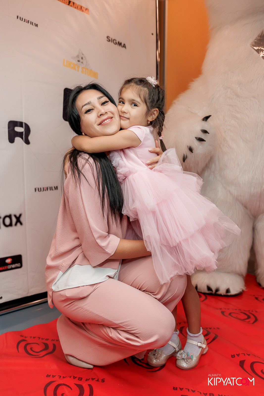 ПРЕЗЕНТАЦИЯ 10 ГРУППЫ КИНОПРОЕКТА STARBALALAR. КИПЯТКОМ АЛМАТЫ!