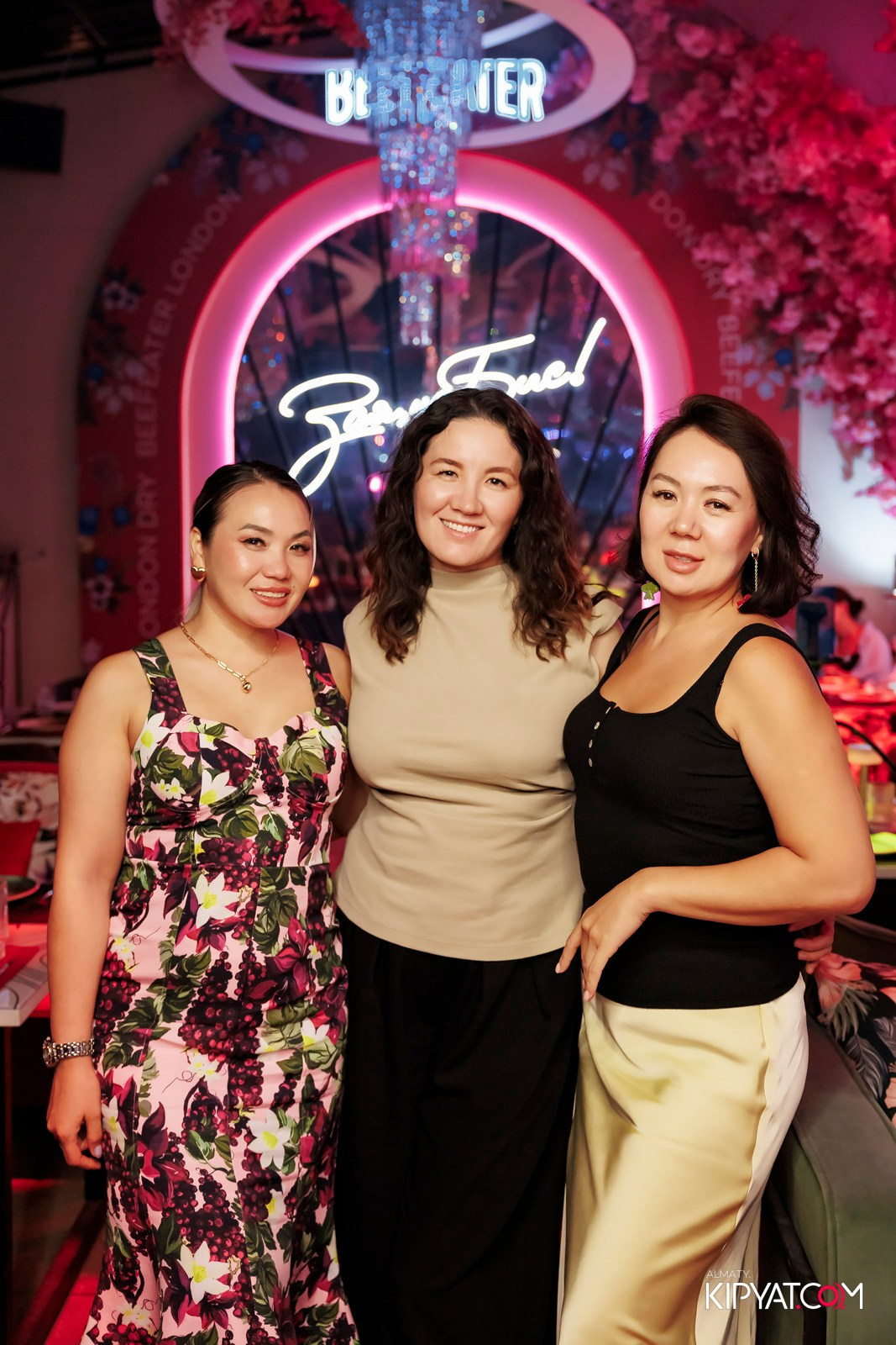 ЗАЯ, НА БИС. КИПЯТКОМ АЛМАТЫ!