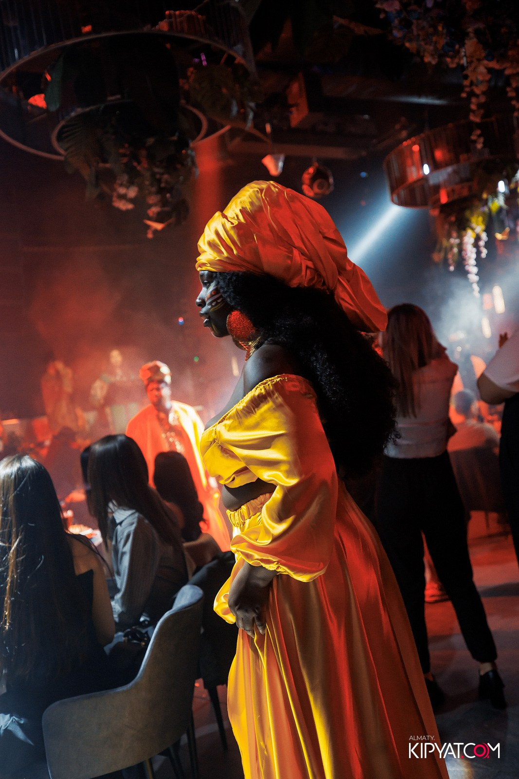 FRIENDS BAR & TERRACE. КИПЯТКОМ АЛМАТЫ!