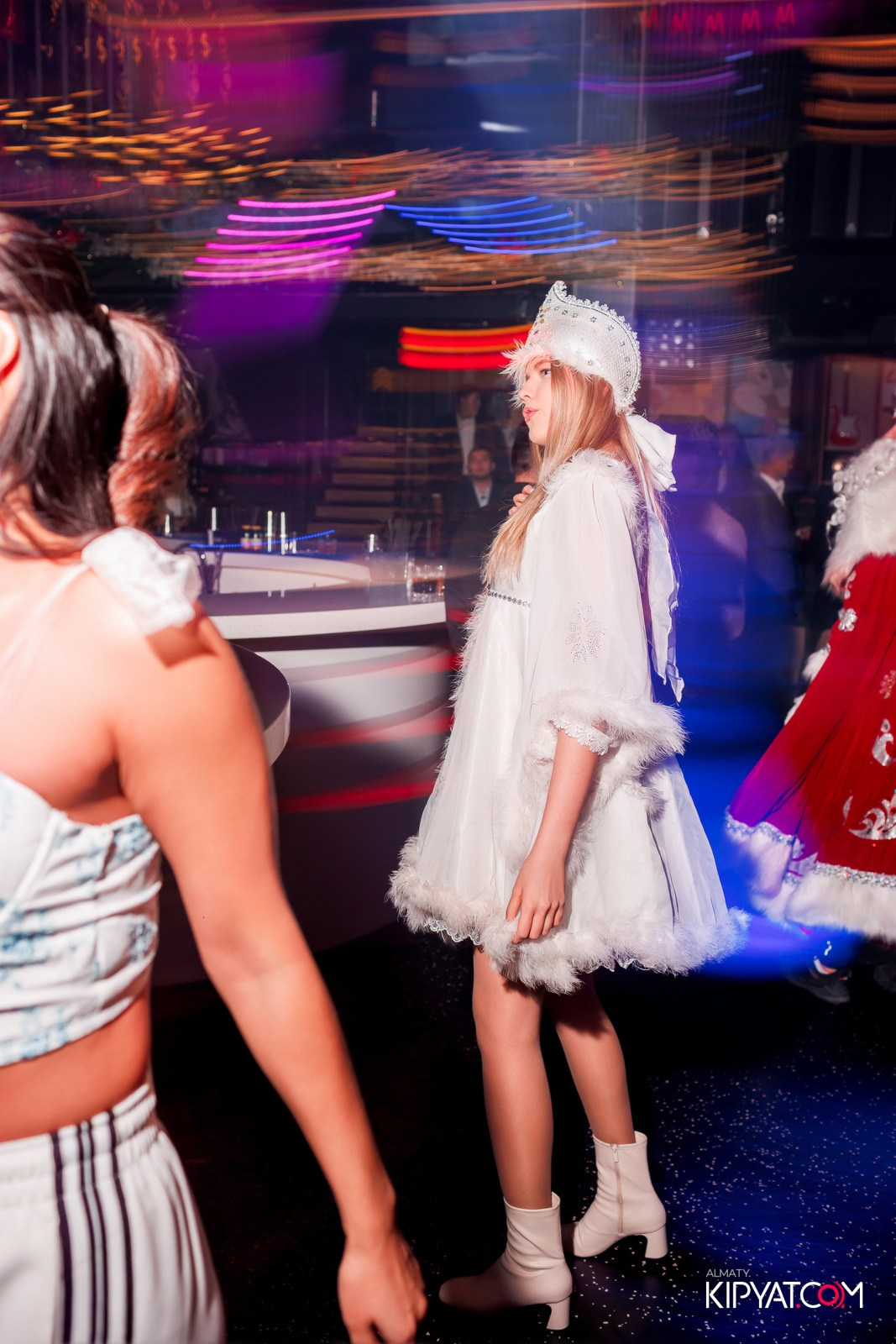 FITNESS ЁЛКА в ночном клубе SANTA BARBARA. КИПЯТКОМ АЛМАТЫ!