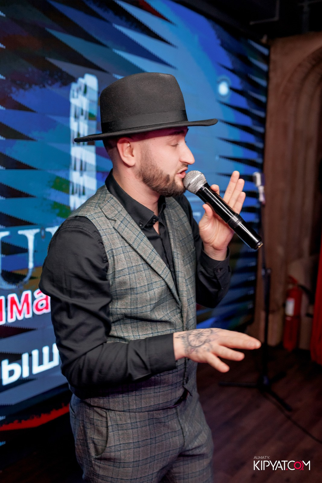 LAUREATE GRAND CAFÉ. КИПЯТКОМ АЛМАТЫ!