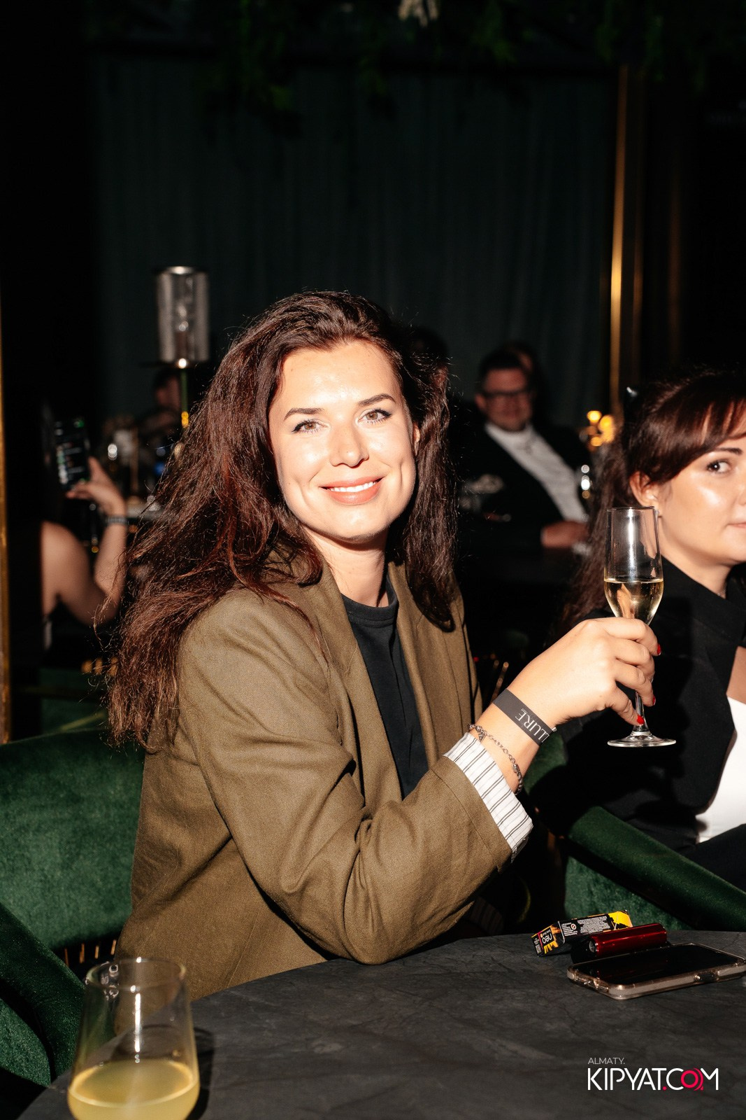 ПРЕЗЕНТАЦИЯ ЖУРНАЛА «VELLURE». КИПЯТКОМ АЛМАТЫ!