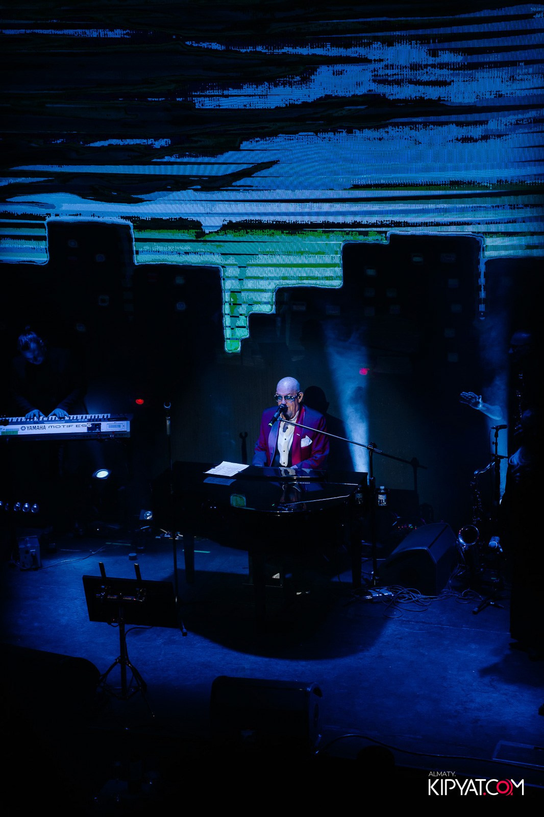 МИХАИЛ ШУФУТИНСКИЙ С СОЛЬНЫМ КОНЦЕРТОМ В QUEEN ALMATY. КИПЯТКОМ АЛМАТЫ!