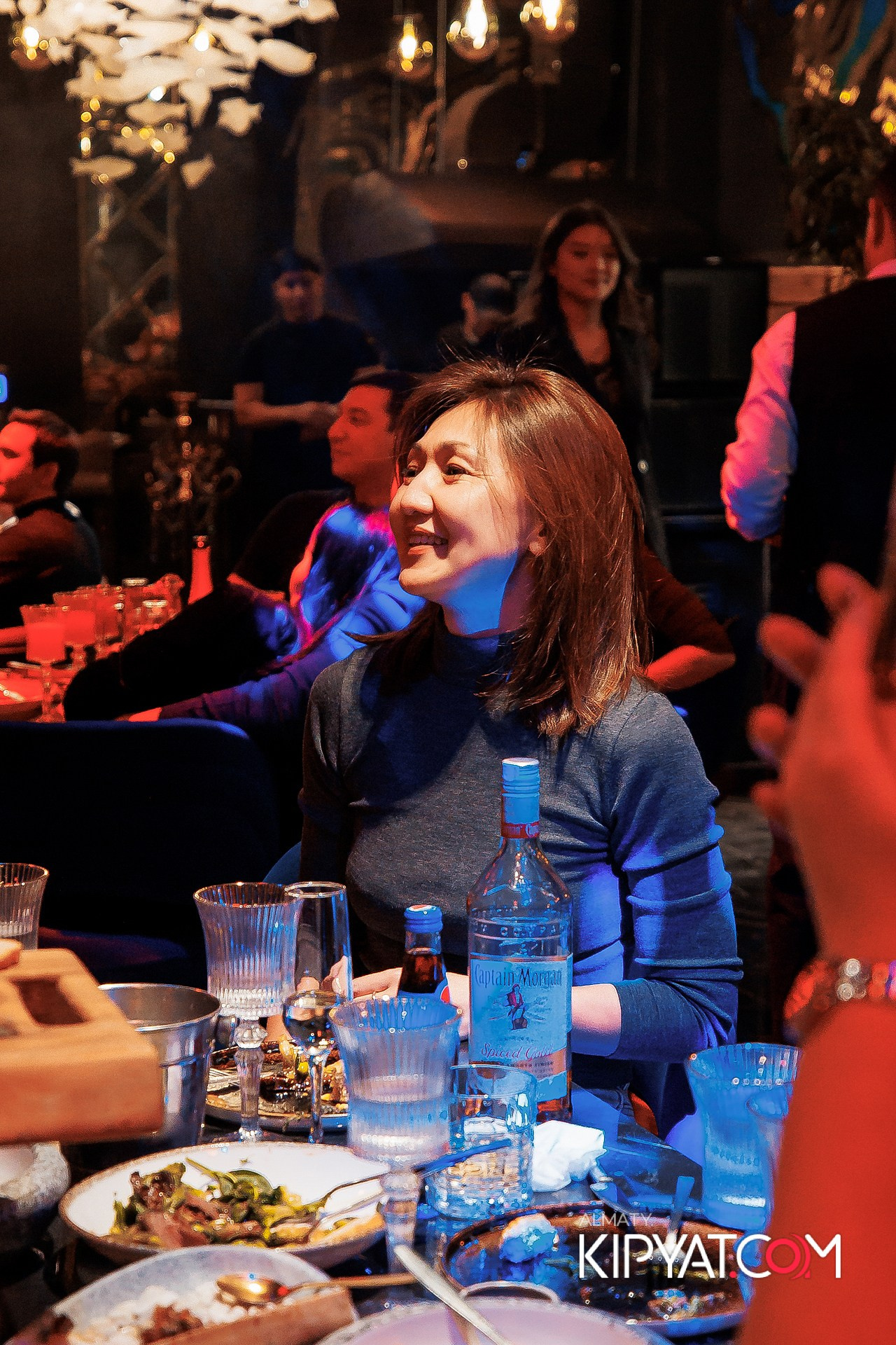 MOOD KARAOKE & TERRACE. КИПЯТКОМ АЛМАТЫ!