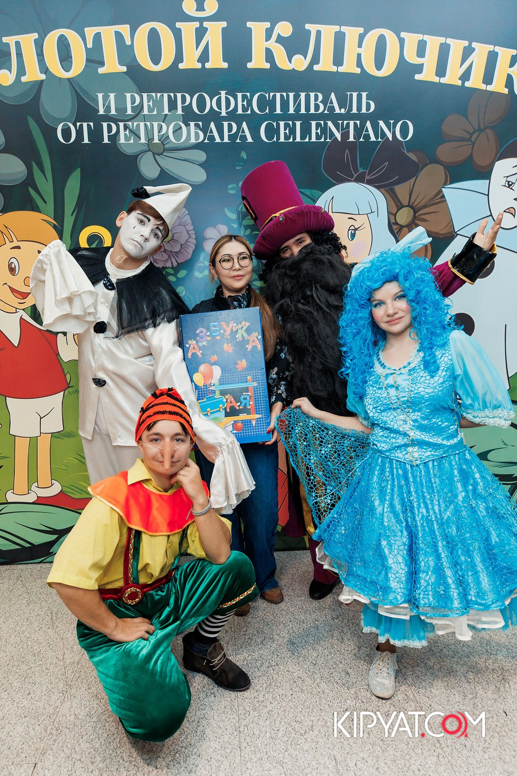 ЗОЛОТОЙ КЛЮЧИК И РЕТРОФЕСТИВАЛЬ ОТ РЕСТОБАРА CELENTANO. КИПЯТКОМ АЛМАТЫ!