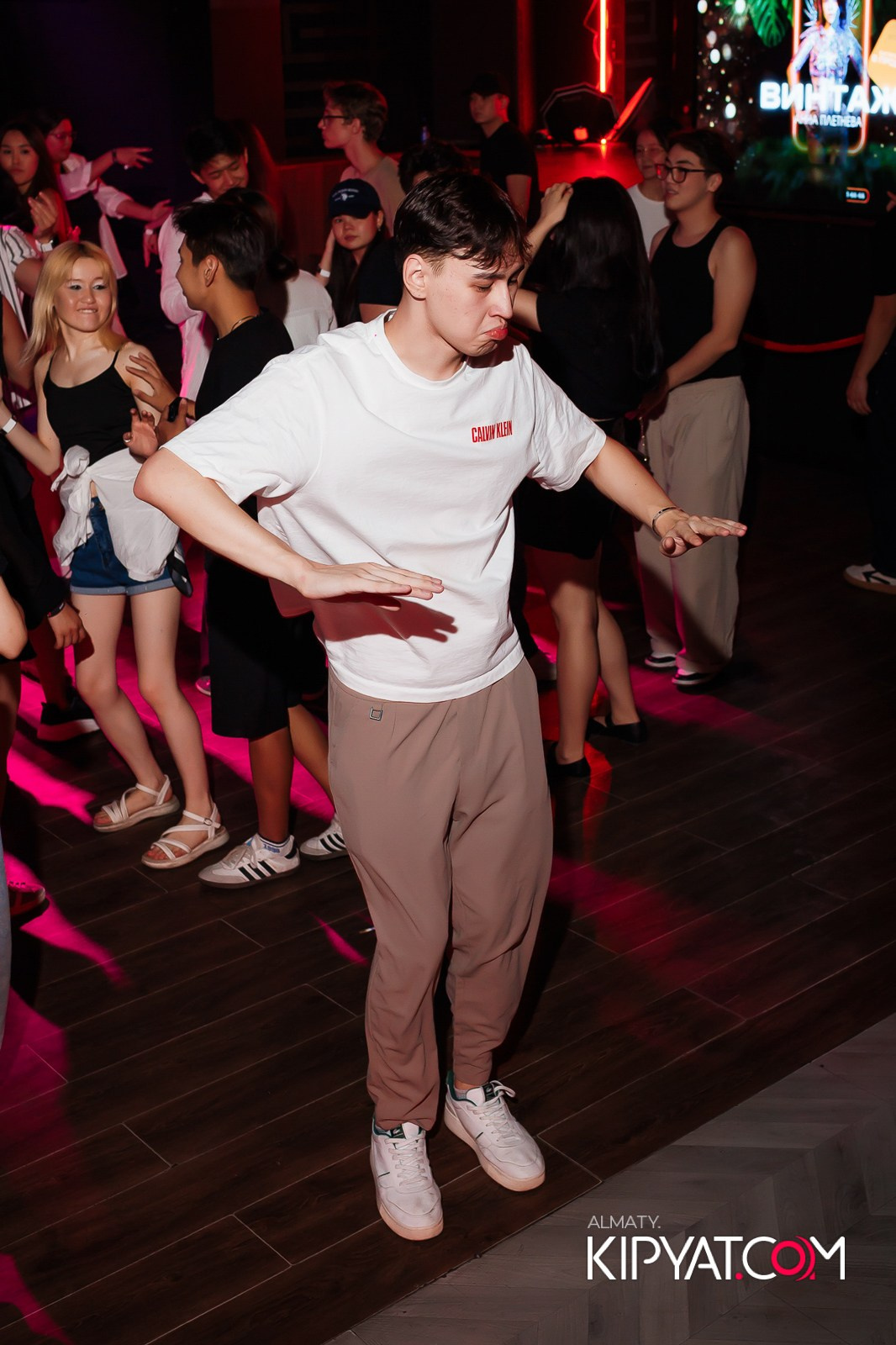 НОЧНОЙ КЛУБ ICON. КИПЯТКОМ АЛМАТЫ!