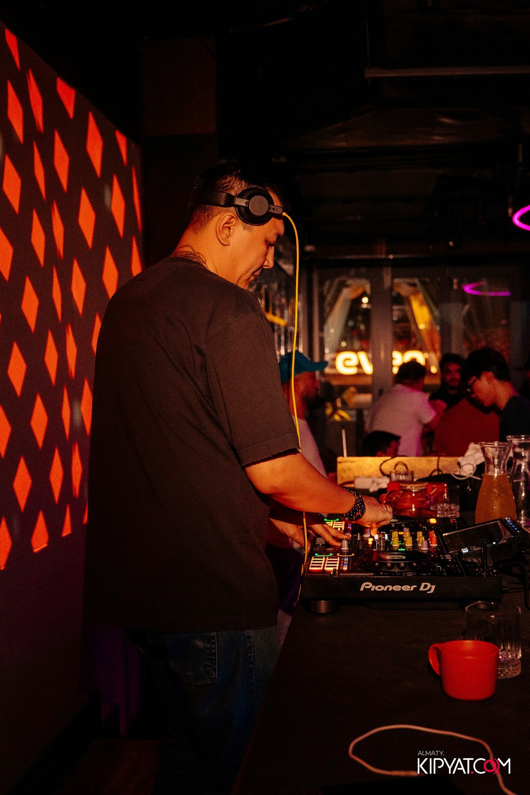 EVENT BAR. КИПЯТКОМ АЛМАТЫ!