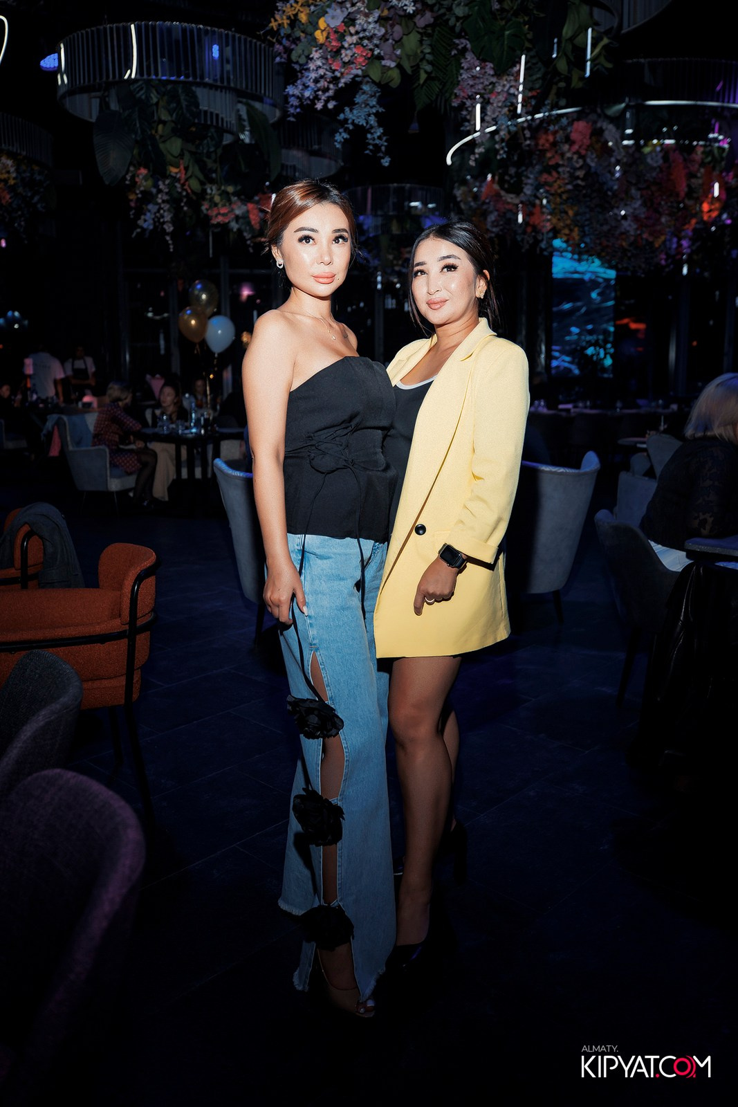 FRIENDS BAR & TERRACE. КИПЯТКОМ АЛМАТЫ!