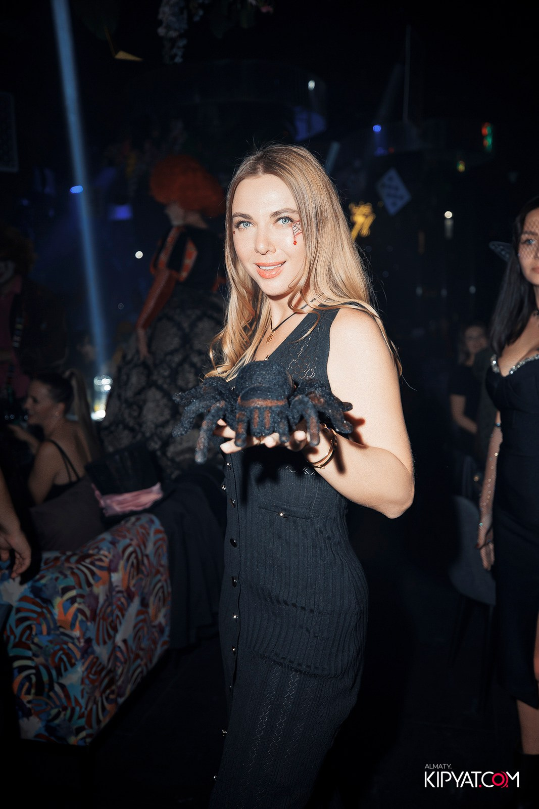 FRIENDS BSR & TERRACE. КИПЯТКОМ АЛМАТЫ!