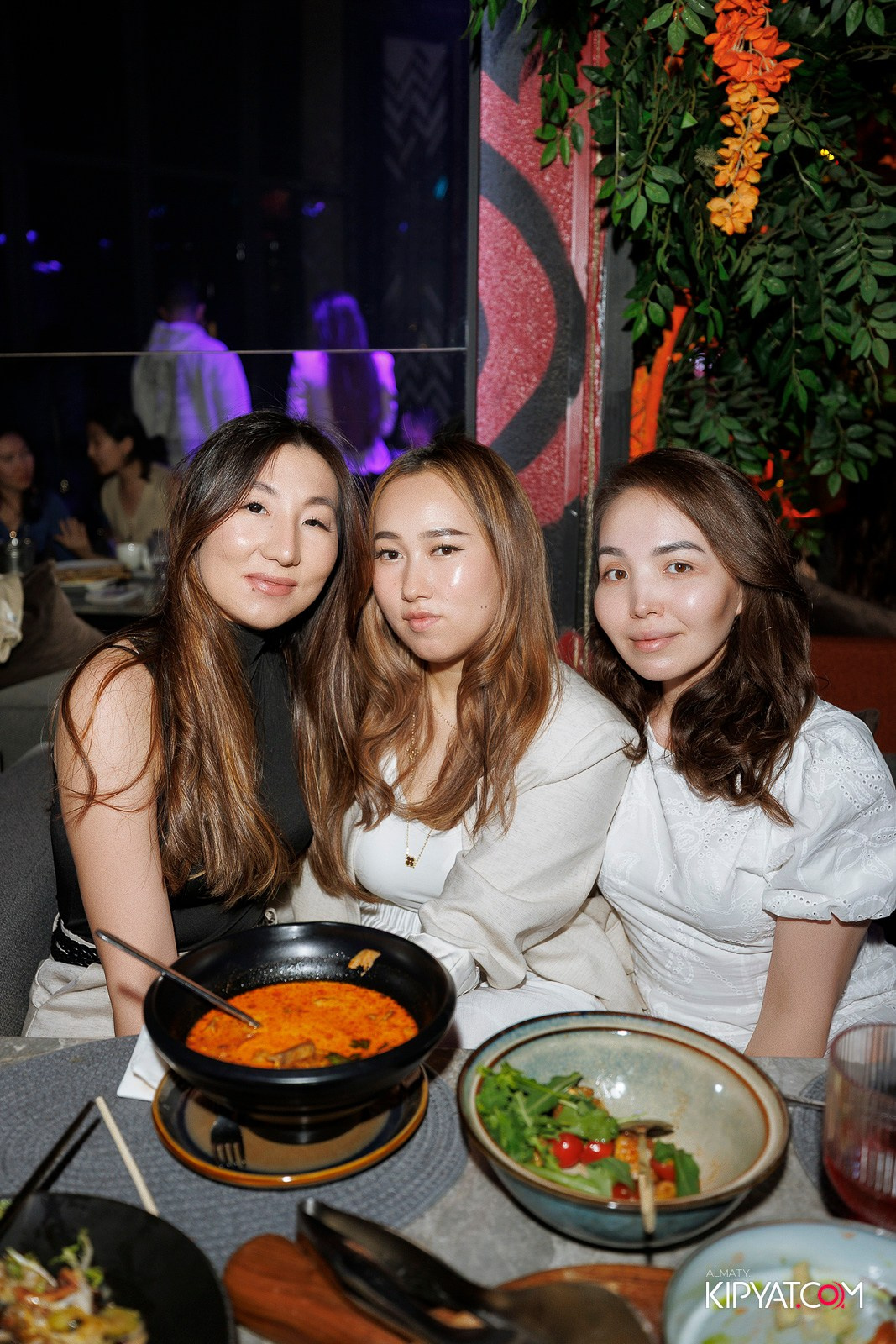 FRIENDS BAR & TERRACE. КИПЯТКОМ АЛМАТЫ! Фотосъемка мероприятий в Алматы