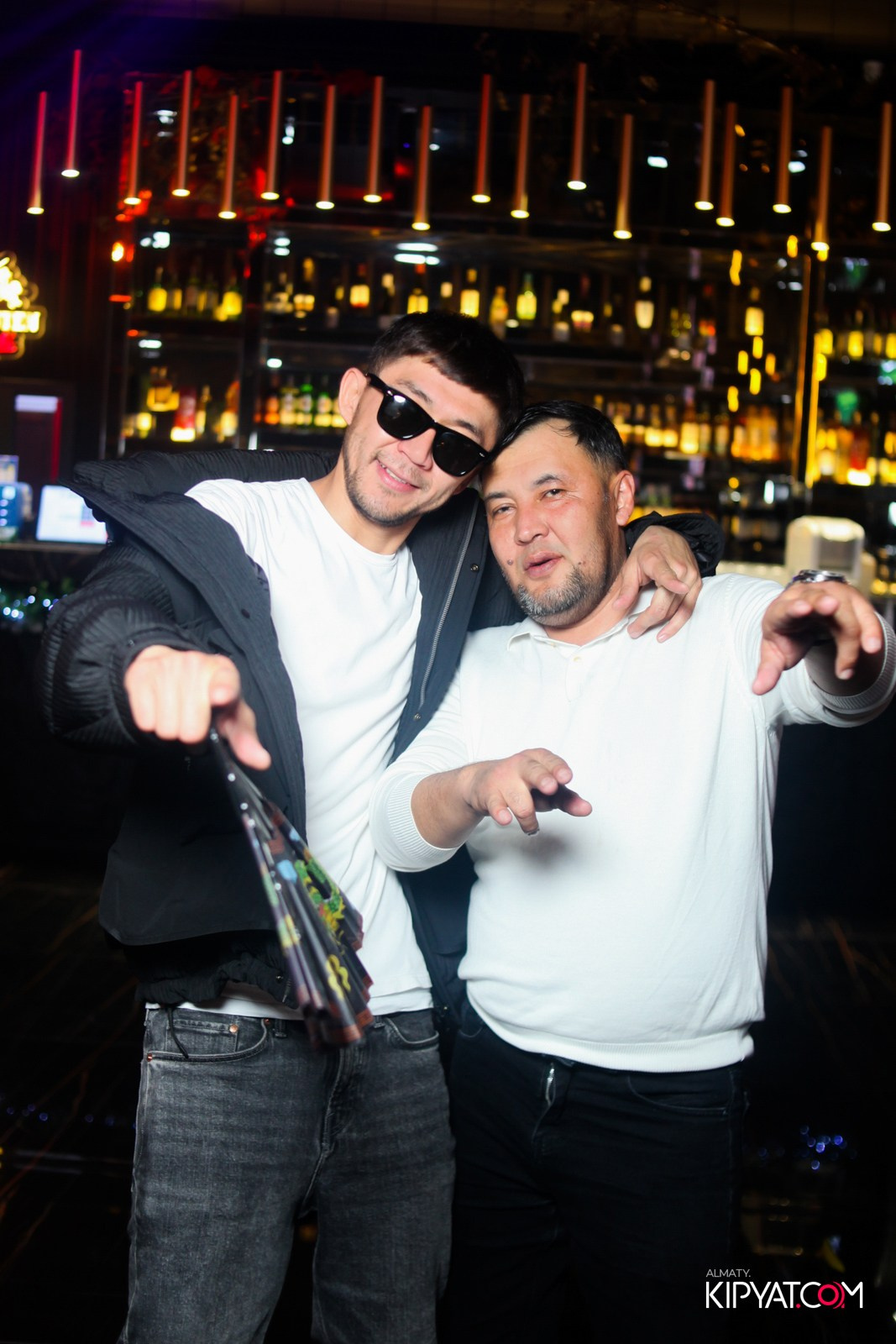 БАР ПАНАЕХАЛИ НА ДОСТЫК. КИПЯТКОМ АЛМАТЫ!